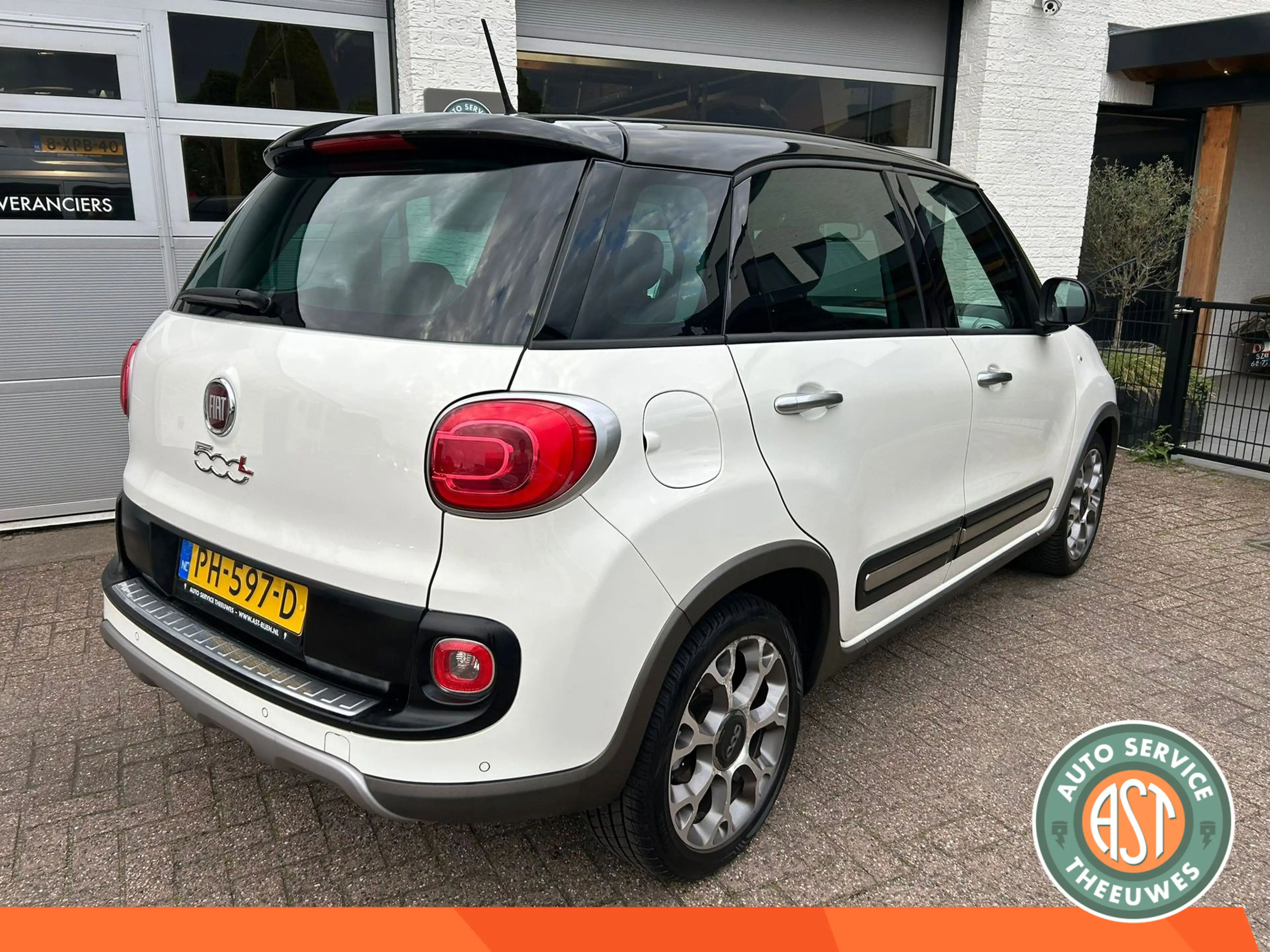 Fiat 500L 0.9 TwinAir Trekking CRUISE|NAVI|PDC|NAP — photo 8