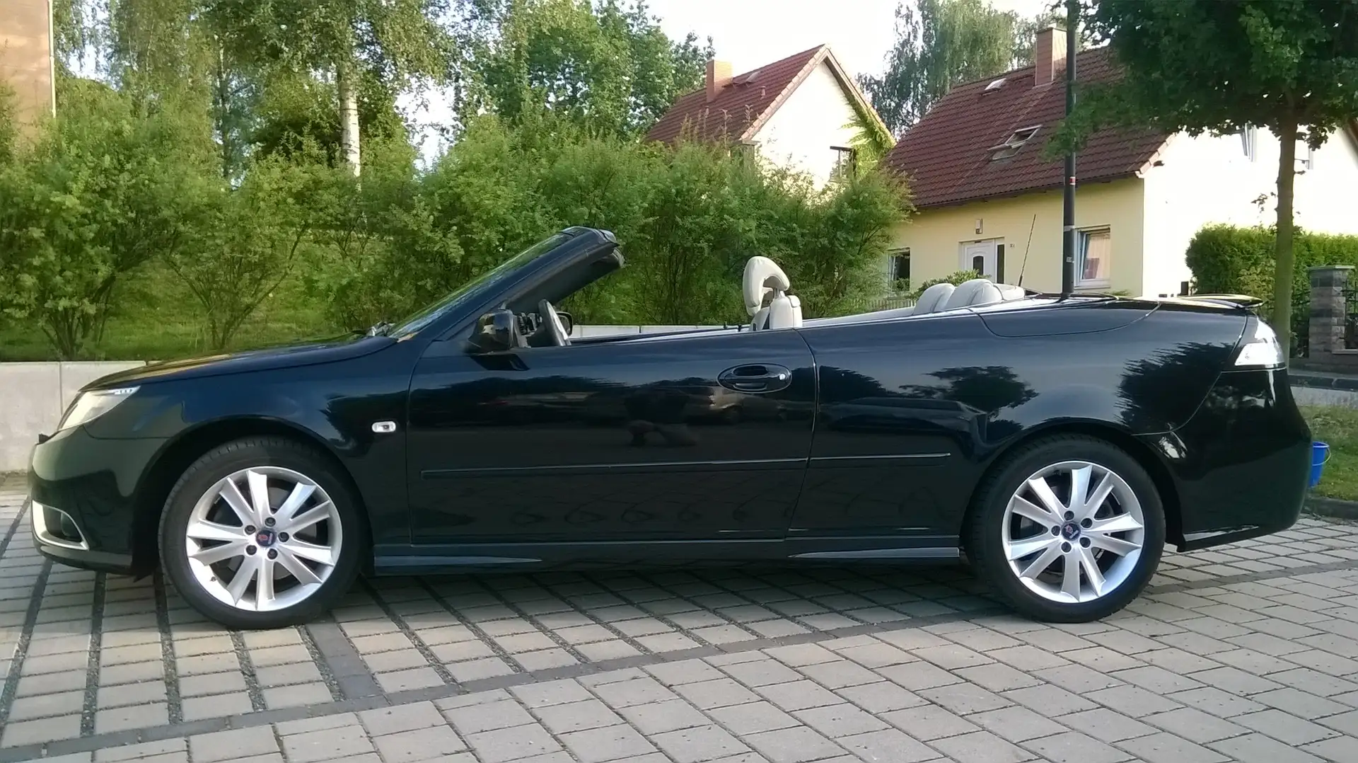 Saab 9-3 9-3 1.9 TTiD Cabriolet DPFAero Schwarz - 2