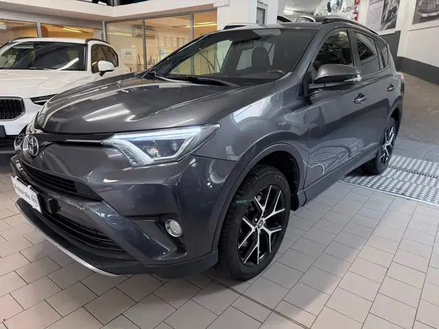 Toyota RAV4 Rav4 IV 2016 Rav4 2.0 d-4d Lounge 2wd mt