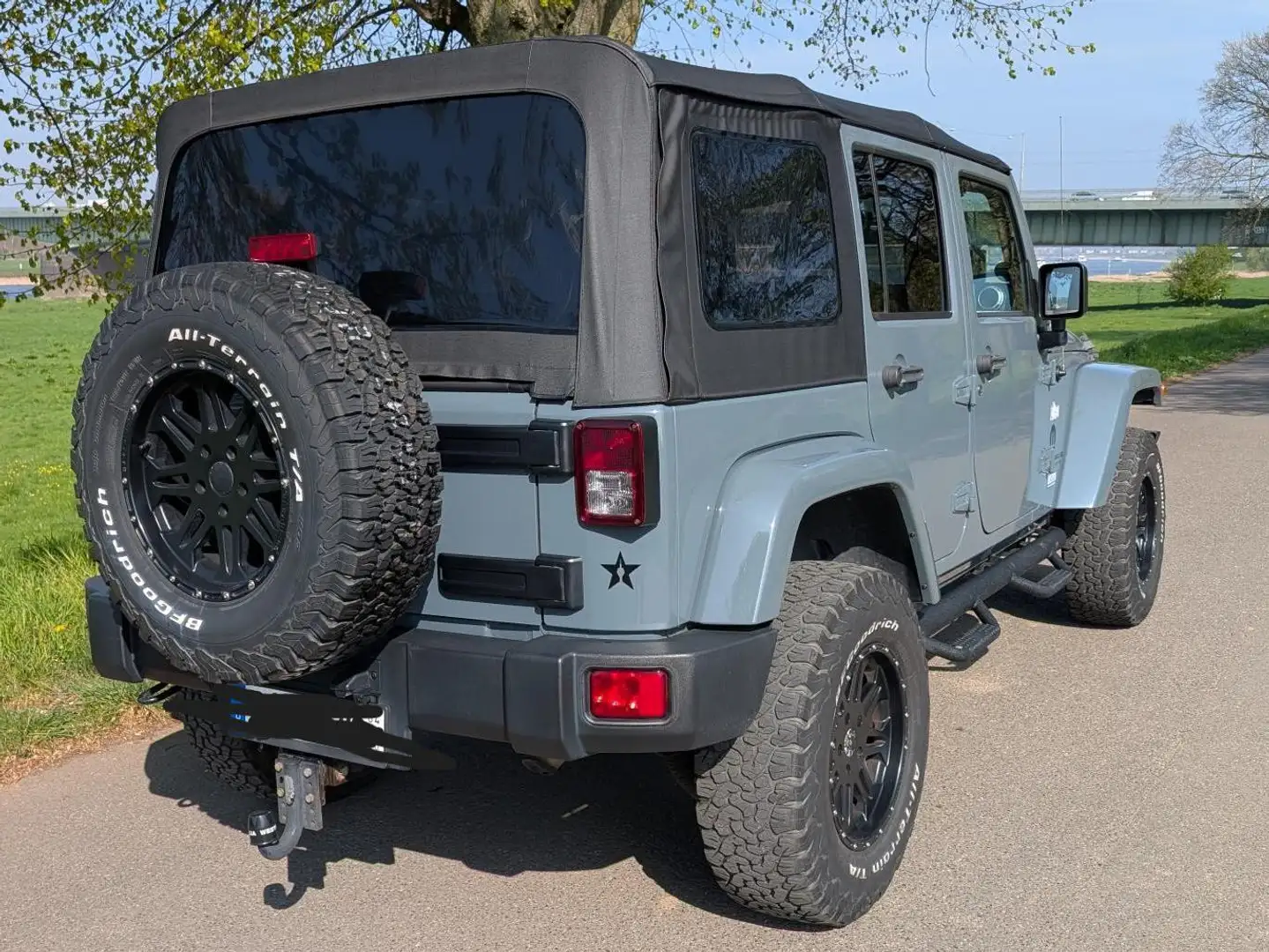 Jeep Wrangler Wrangler Unlimited Hard-Top 2.8 CRD DPF Automatik - 2