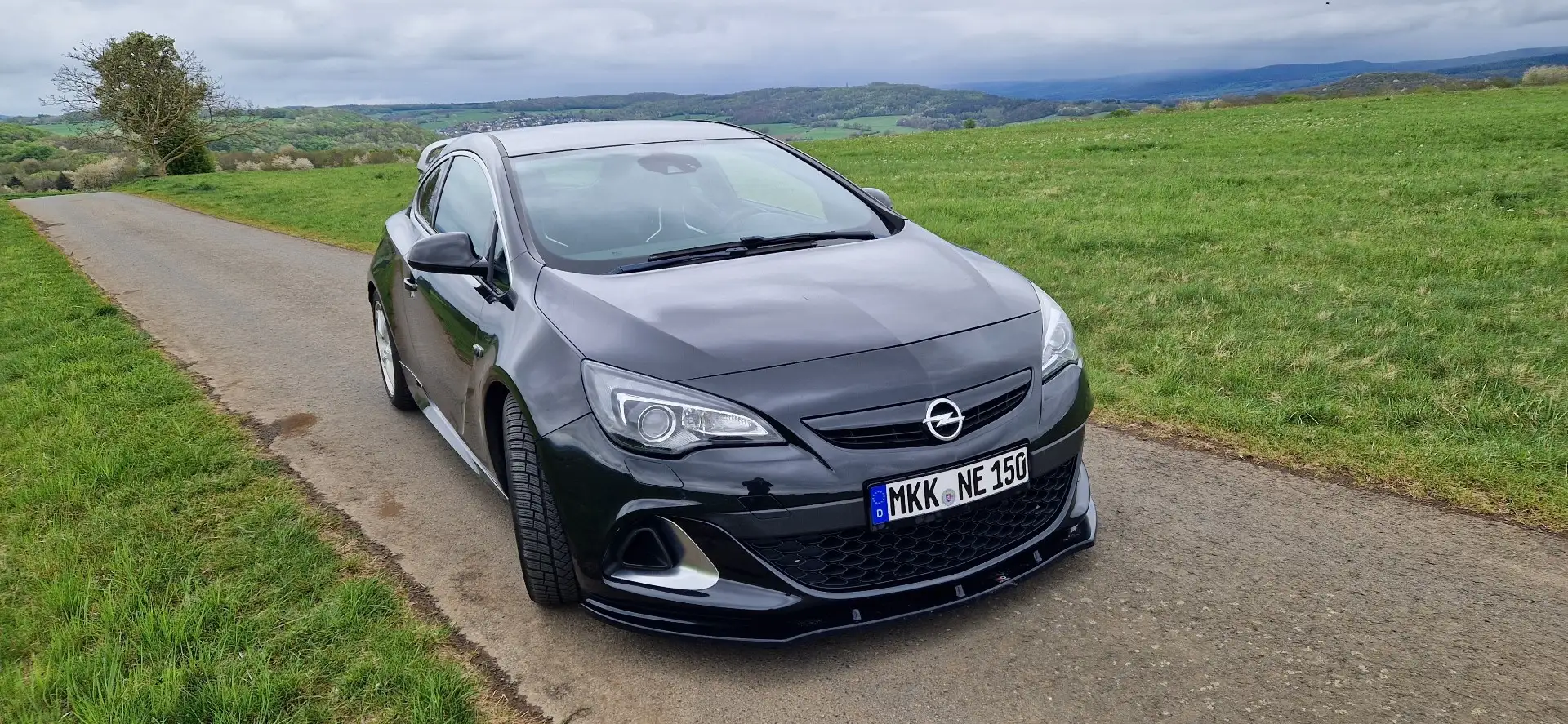 Opel Astra OPC Schwarz - 2