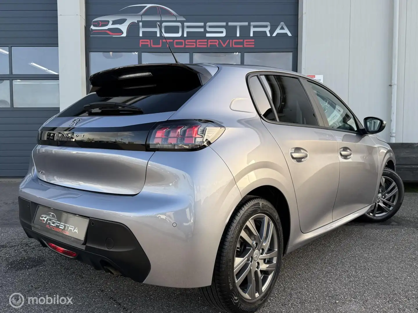 Peugeot 208 1.2 PureTech Active Pack CarPlay Navi PDC riem vv Grijs - 2