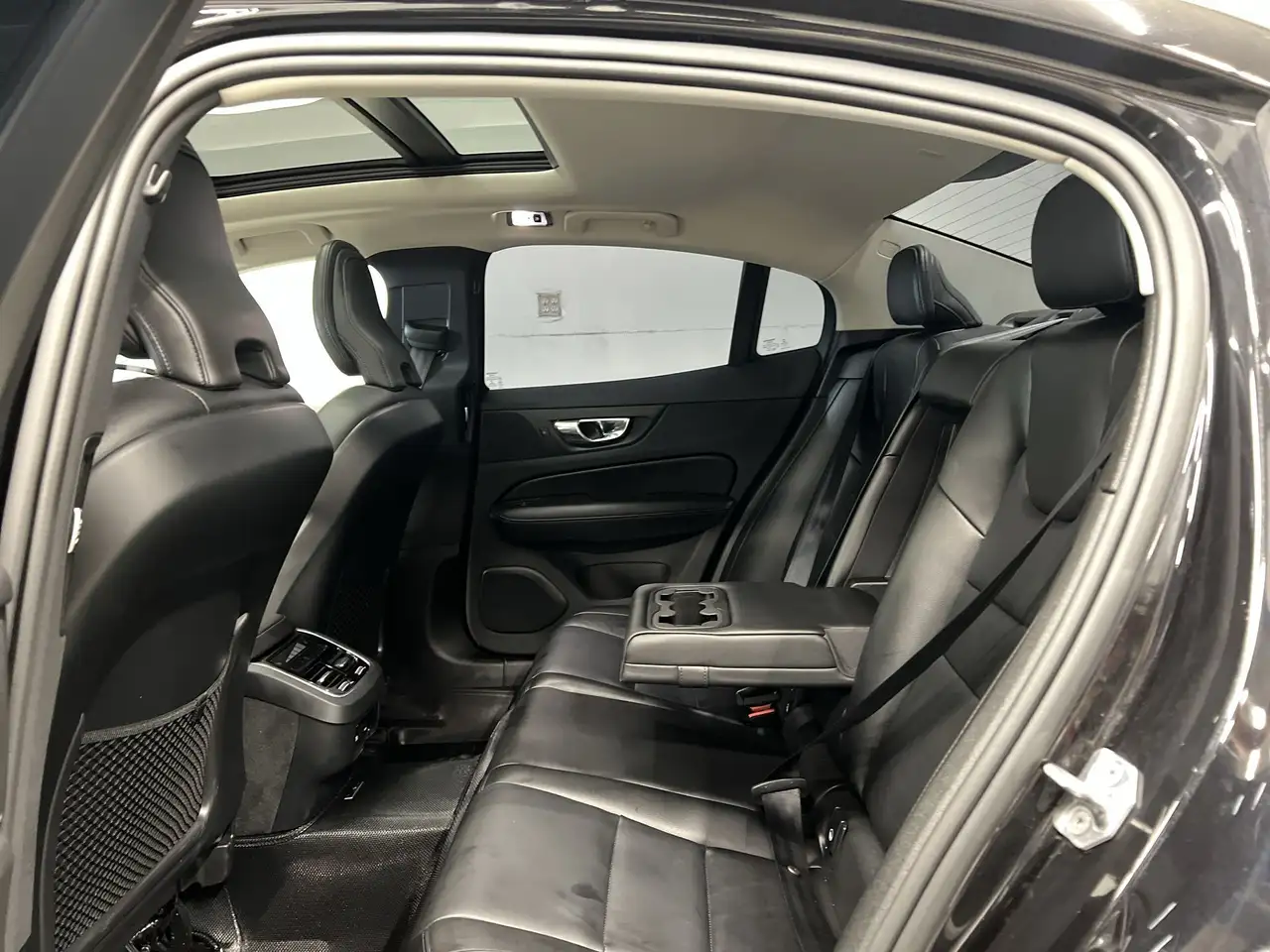 Volvo S60 снимка Volvo S60