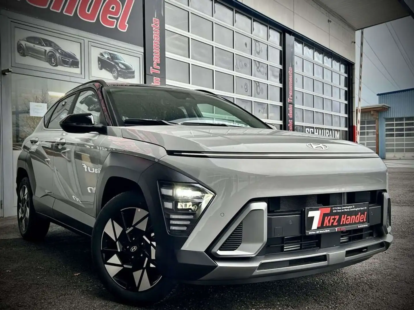 Hyundai KONA Kona GO Plus Grau - 1