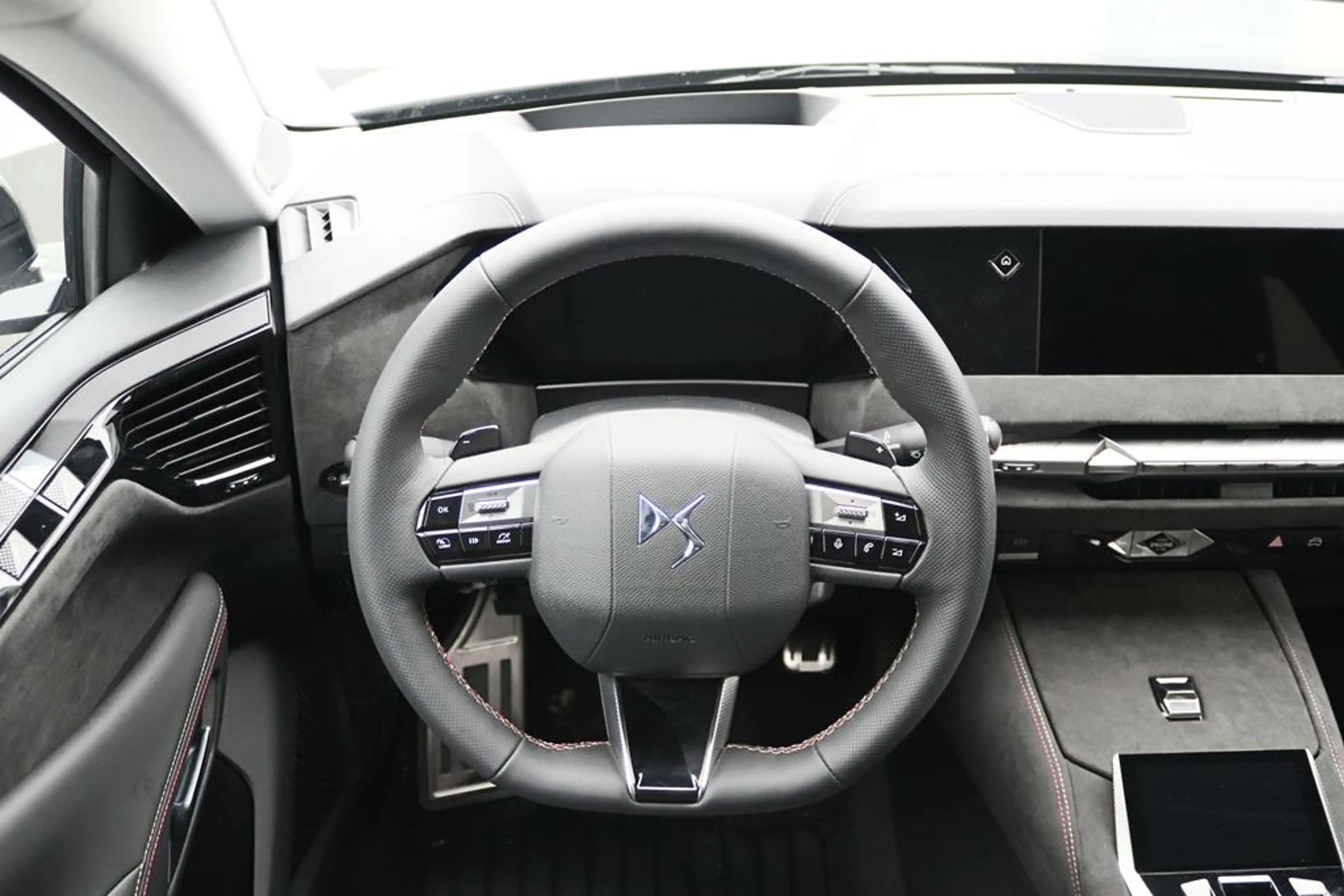 DS Automobiles DS 4 PERFORMANCE LINE PureTech 130 — photo 5