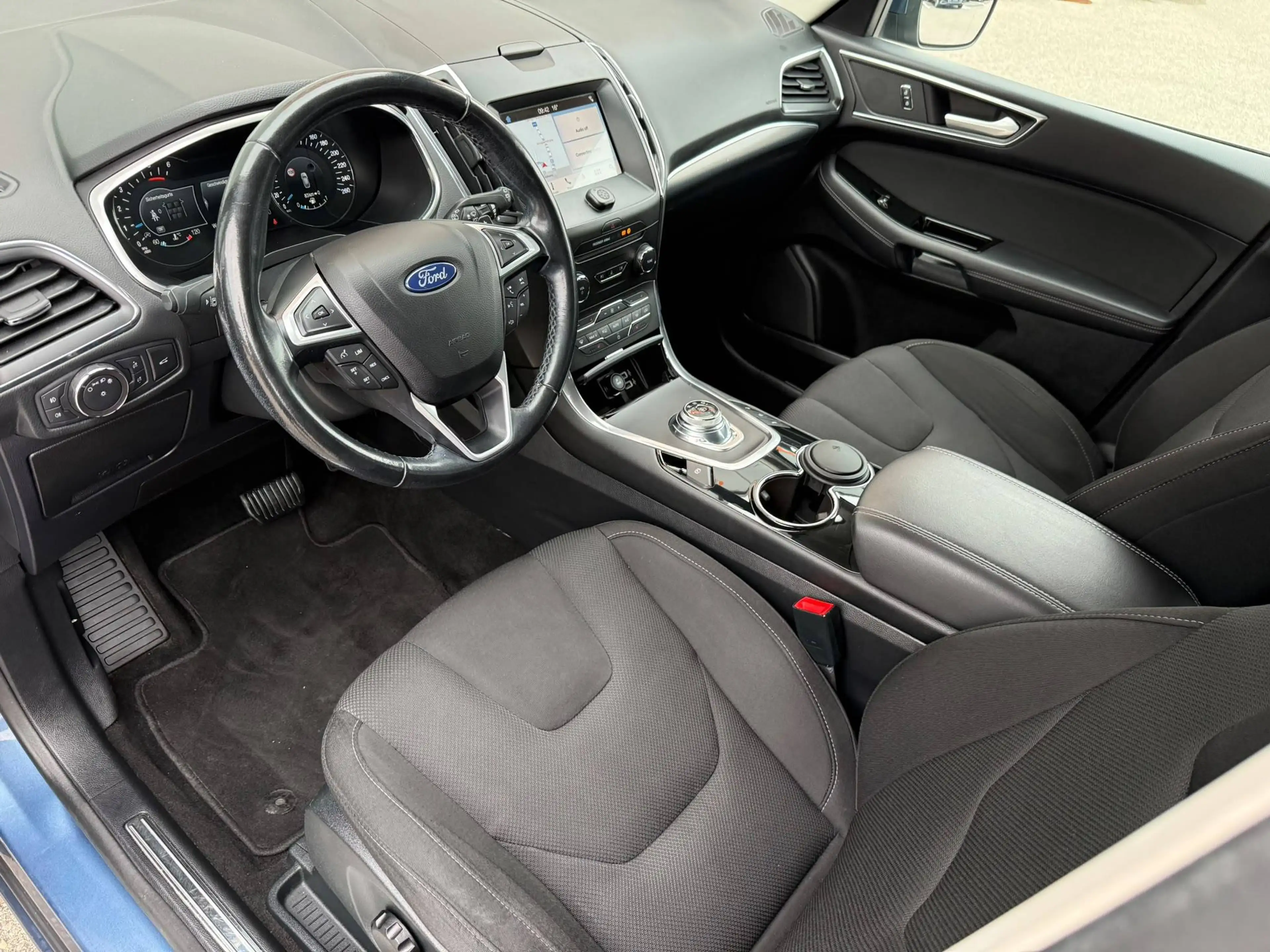 Ford S-Max 2,0 TDCi Aut. Titanium AWD 7 SITZER / ALLRAD / DIGI-TACHO / KAMERA / SITZHZG — photo 11