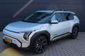 Kia EV3 DEMO DEAL 81,4 kWh 204pk Plus | Navigatie | Parkee Gris - thumbnail 3
