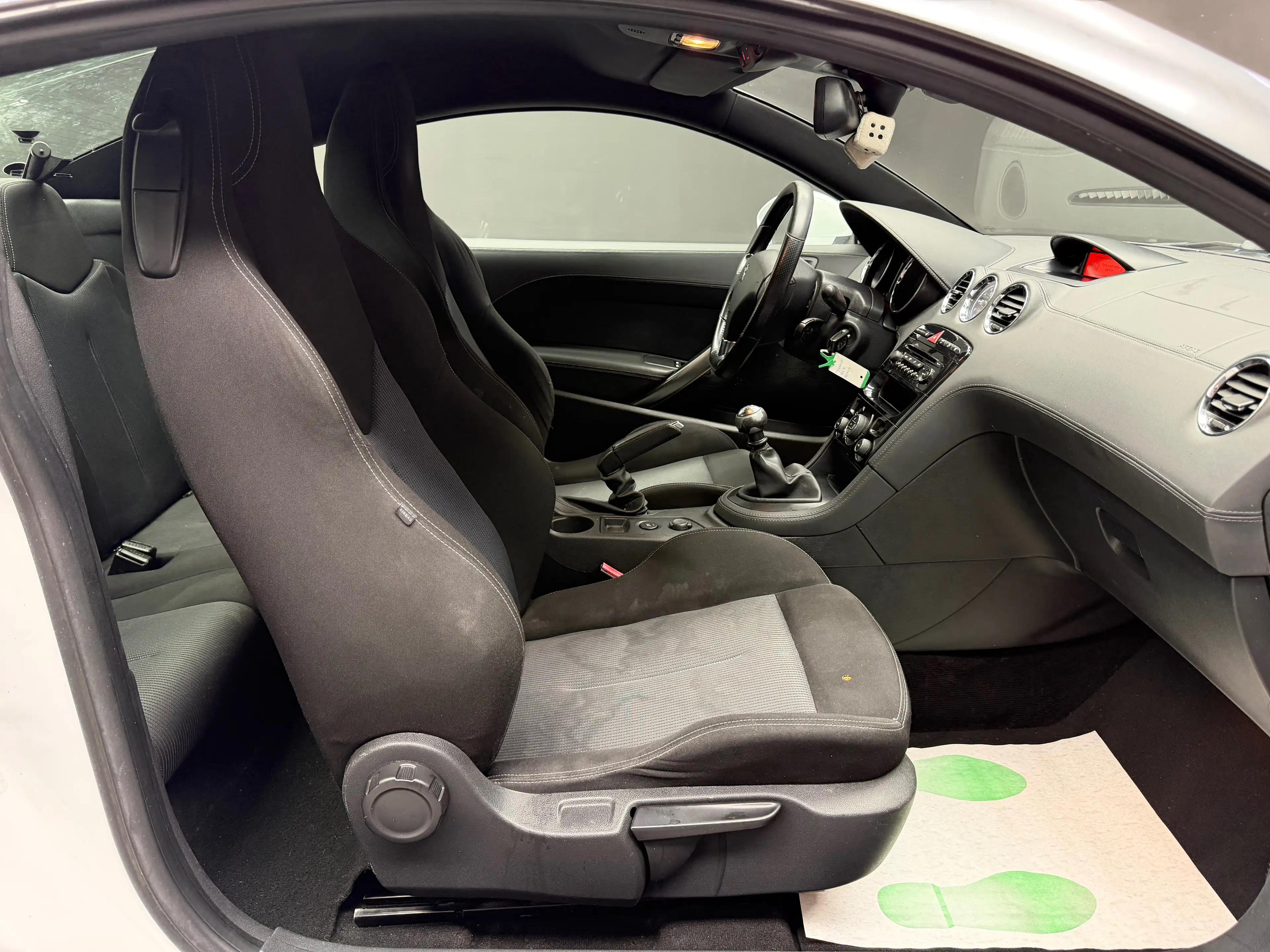 Peugeot RCZ 2.0 HDi * CLIM + REGU + JANTES * — photo 8
