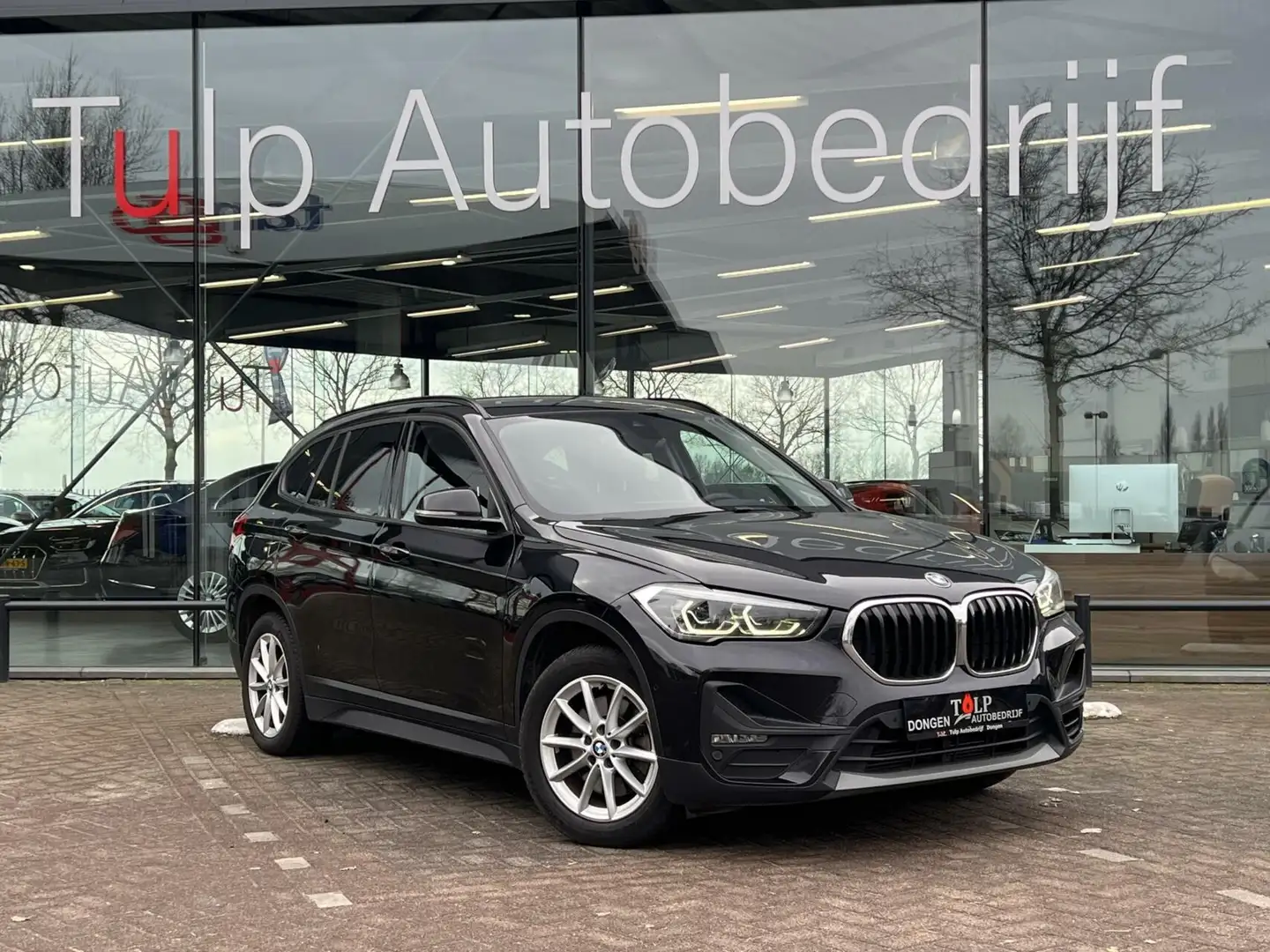 BMW X1 xDrive25e High Executive Black - 2