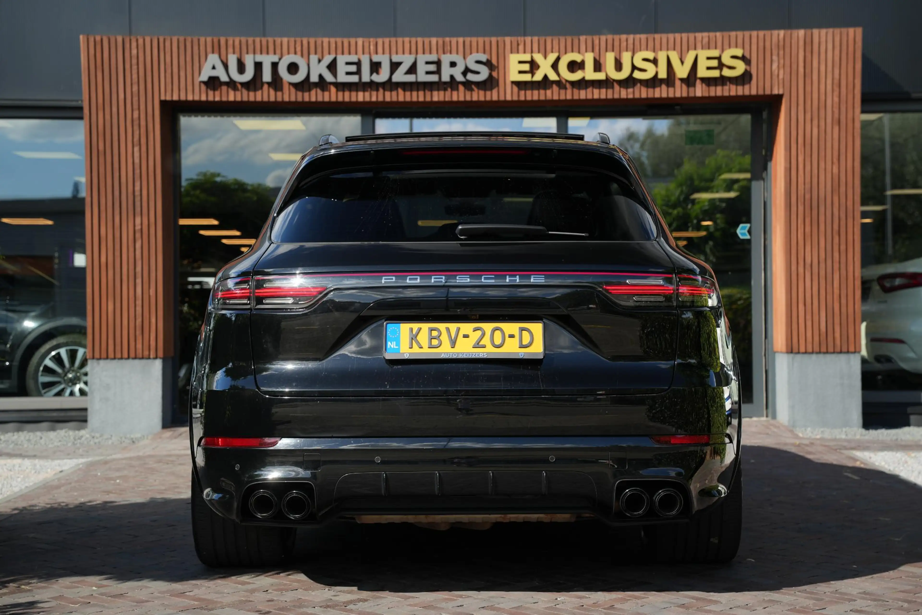 Porsche Cayenne 3.0 E-Hybrid — photo 11