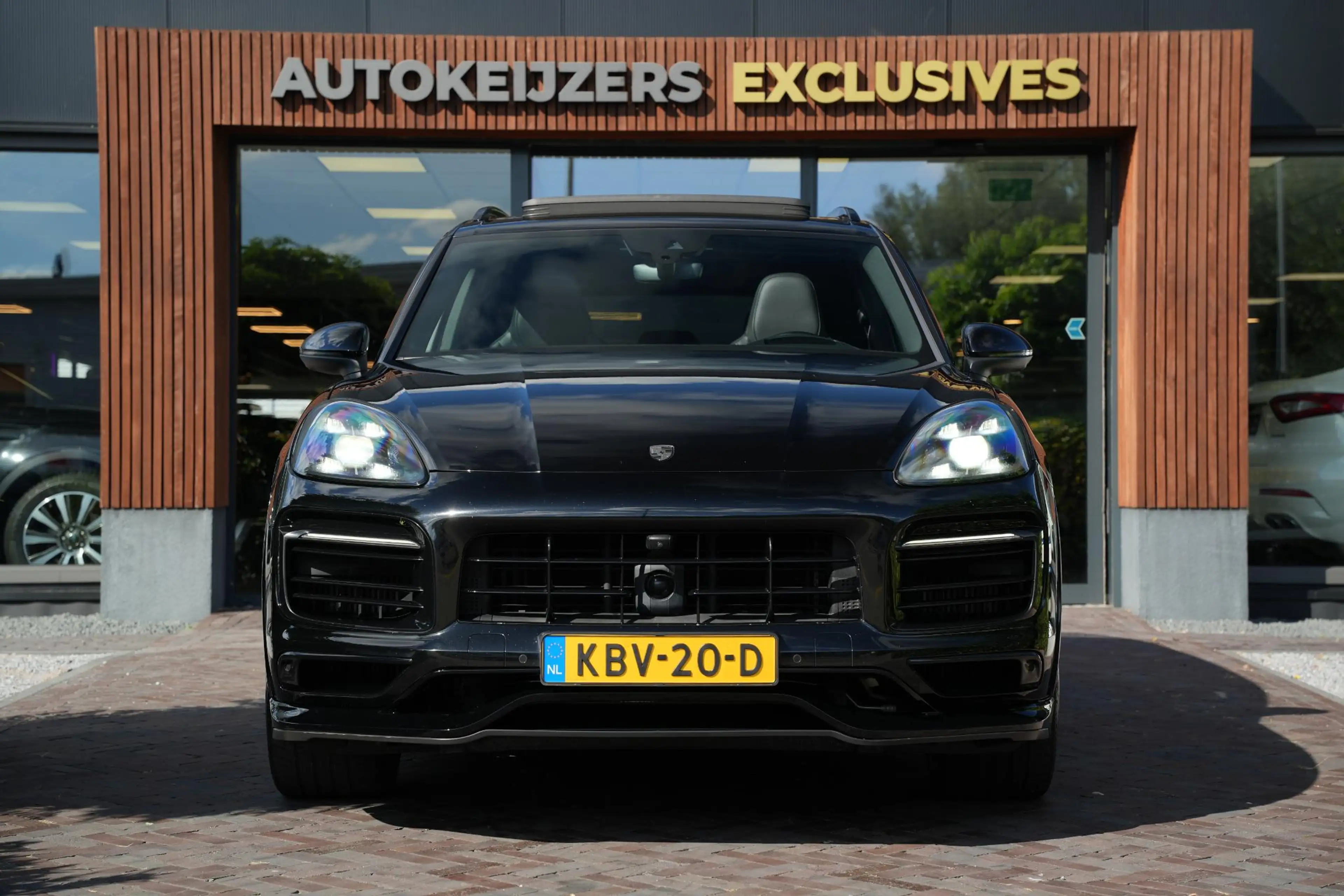 Porsche Cayenne 3.0 E-Hybrid — photo 3