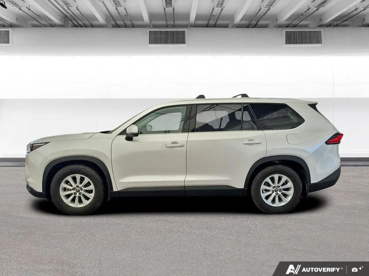 Toyota Grand Highlander снимка Toyota Grand Highlander