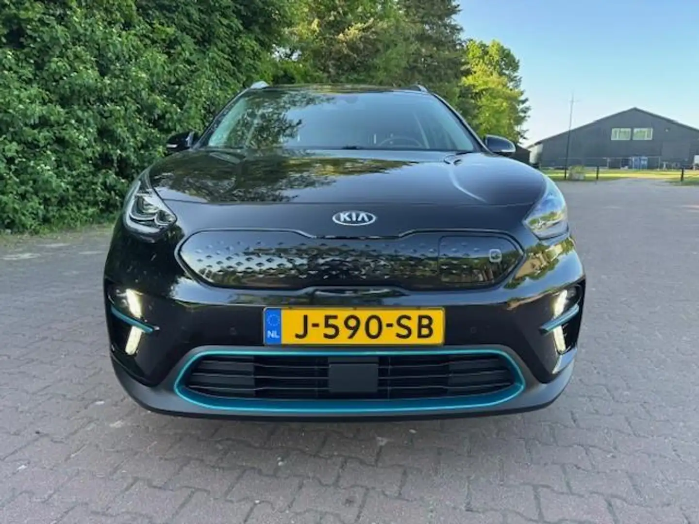 Kia e-Niro EXECUTIVE 64KWH 3FASE/THAAK/ACARPLAY/FABRIEKSGARAN Zwart - 2