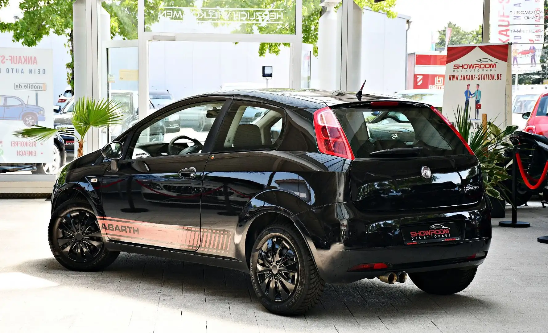 Fiat Grande Punto 1.4 16V Dynamic Schwarz - 2
