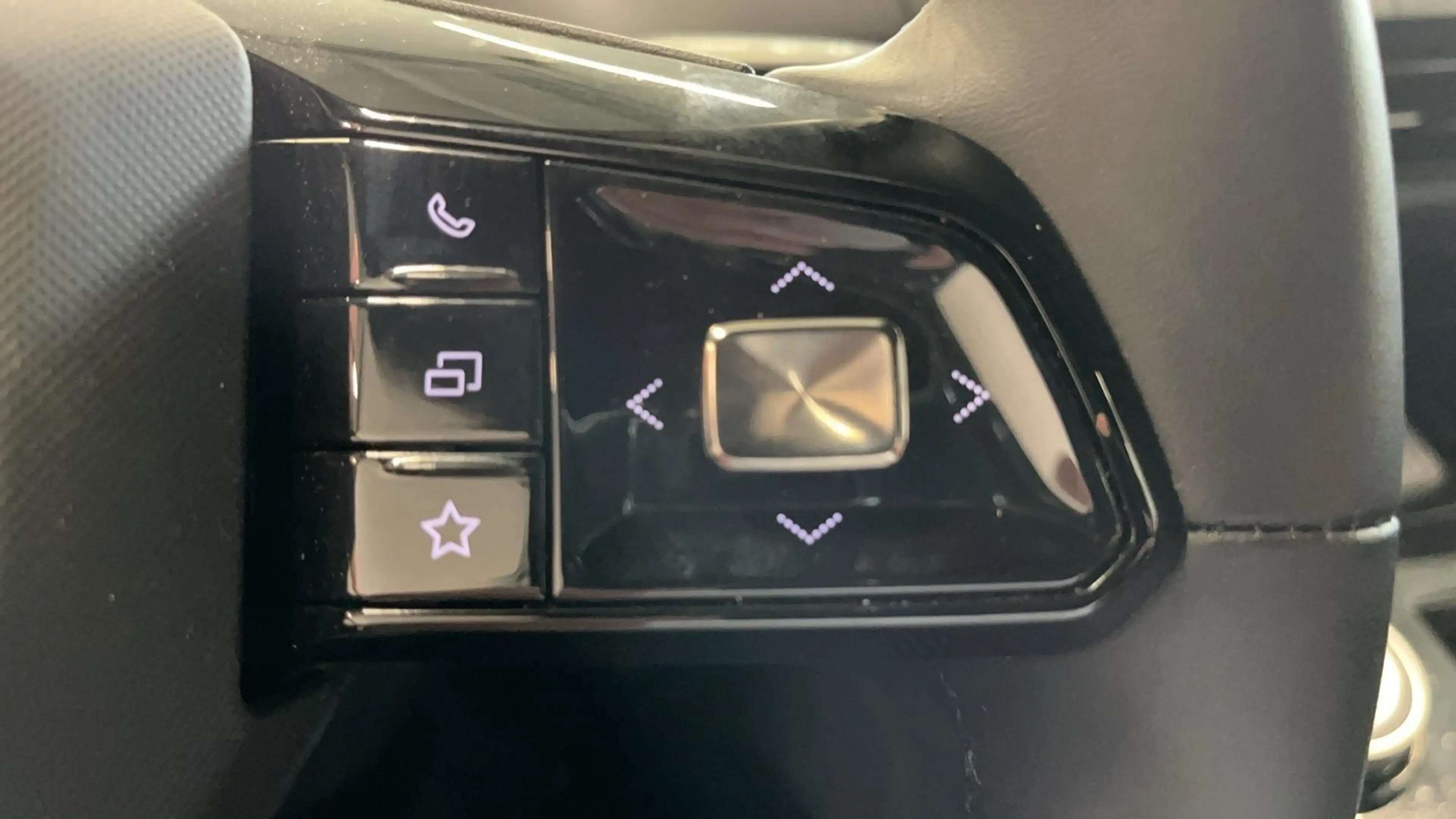 MG MG4 64kWh Luxury Long Range | 1e-EIG | WLTP 435 KM | N — photo 11