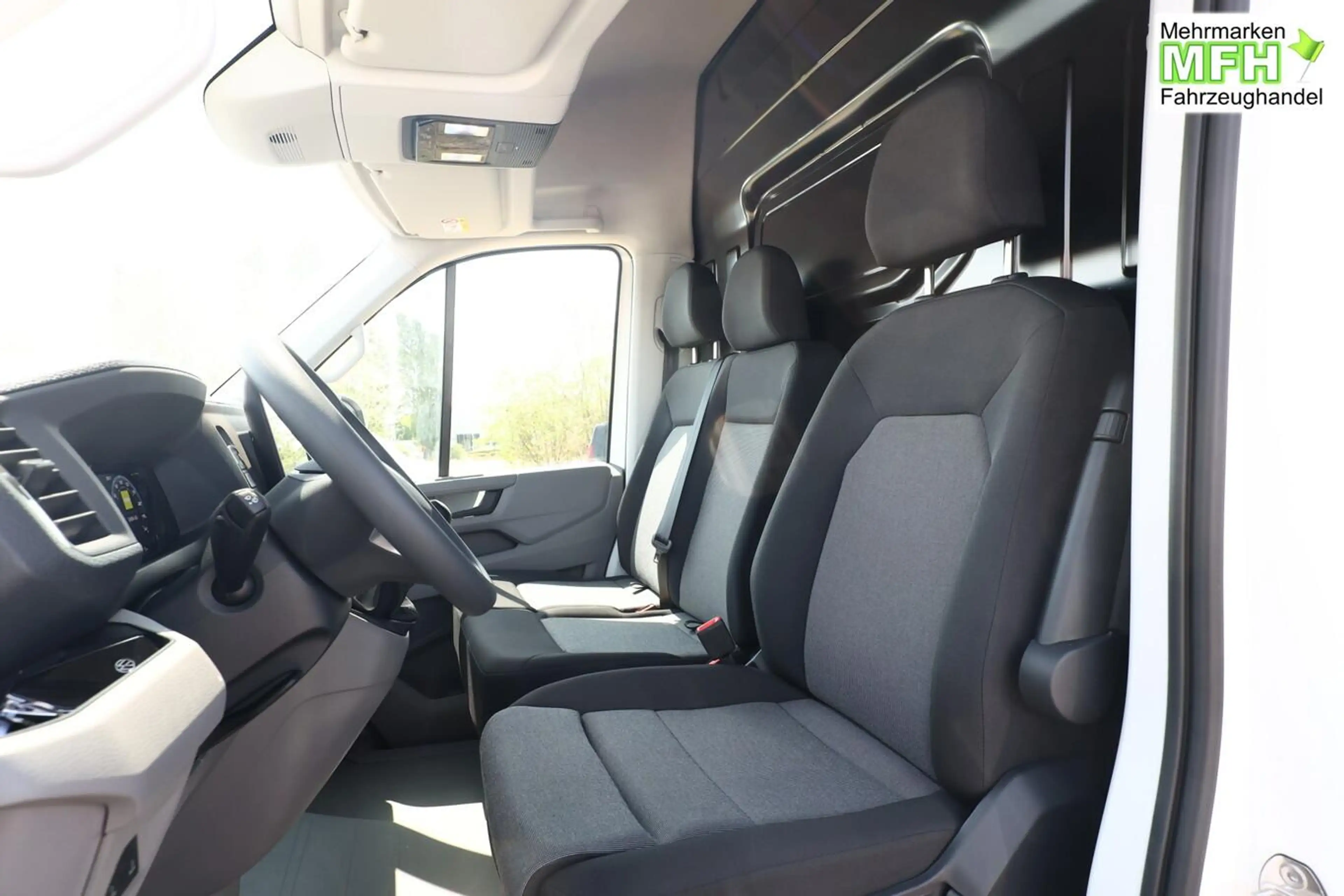 Volkswagen Crafter 35 L4H3 3S Temp Kam AppCo 2xPDC Res.rad 103 kW ... — photo 5