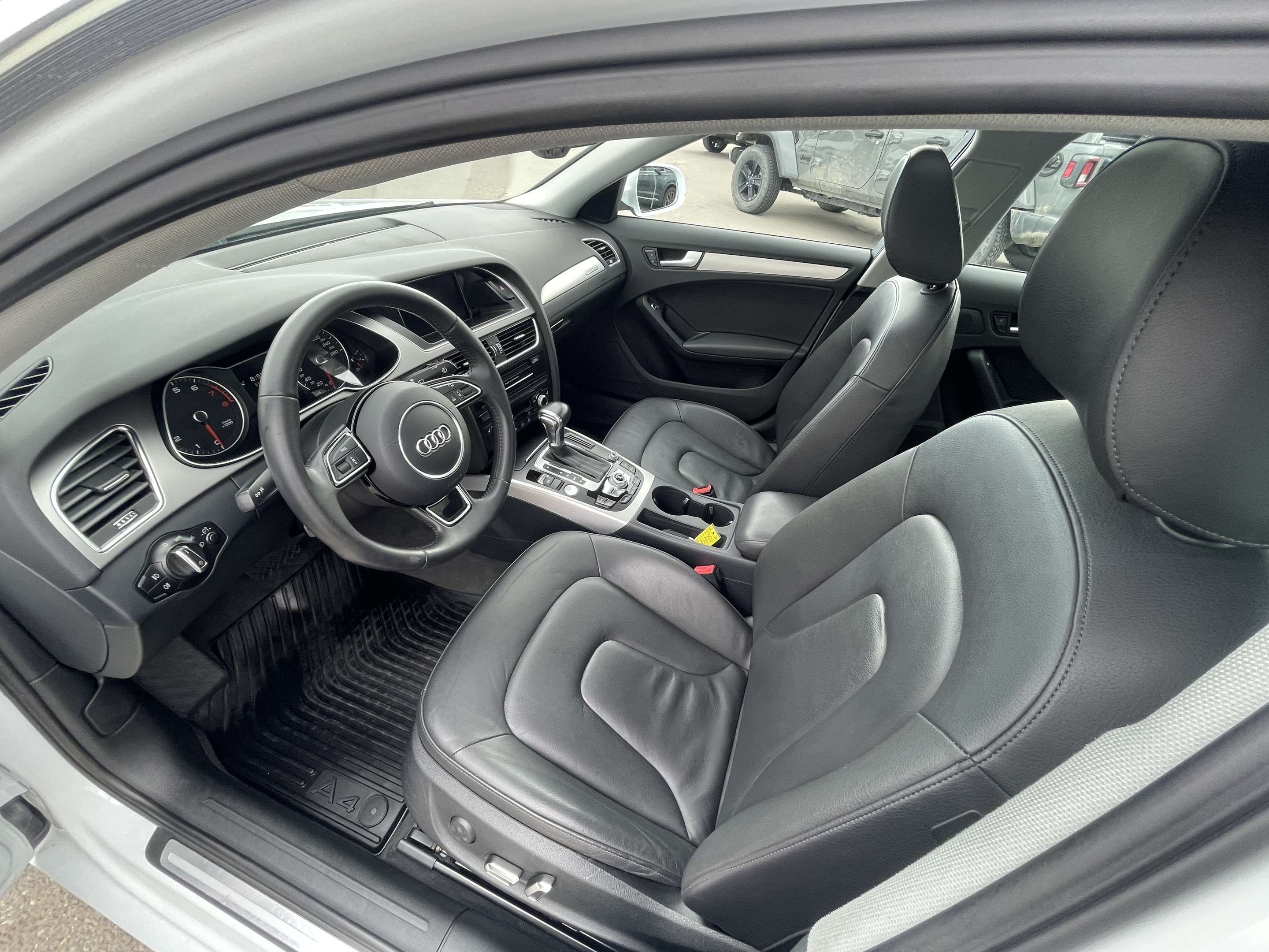 2014 Audi A4 Progressiv Quattro AWD/NAVIGATION/LEATHER/SUNROOF thumb 14