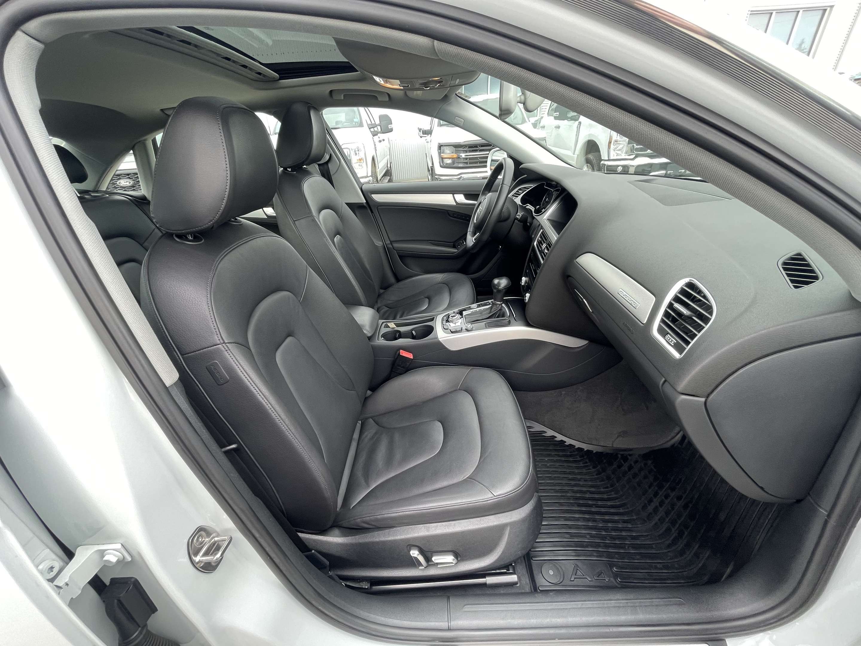 2014 Audi A4 Progressiv Quattro AWD/NAVIGATION/LEATHER/SUNROOF thumb 9