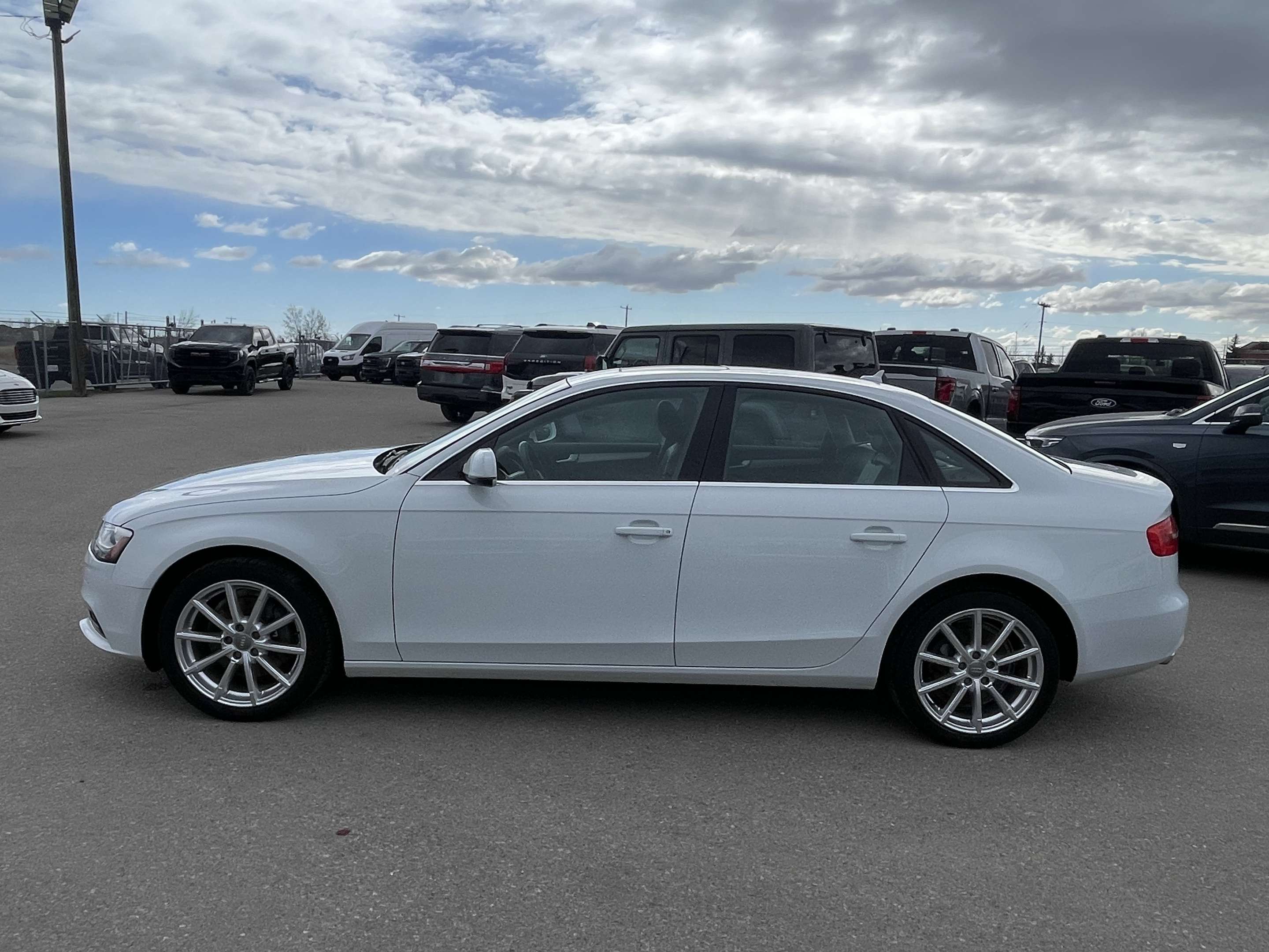 2014 Audi A4 Progressiv Quattro AWD/NAVIGATION/LEATHER/SUNROOF alt 4
