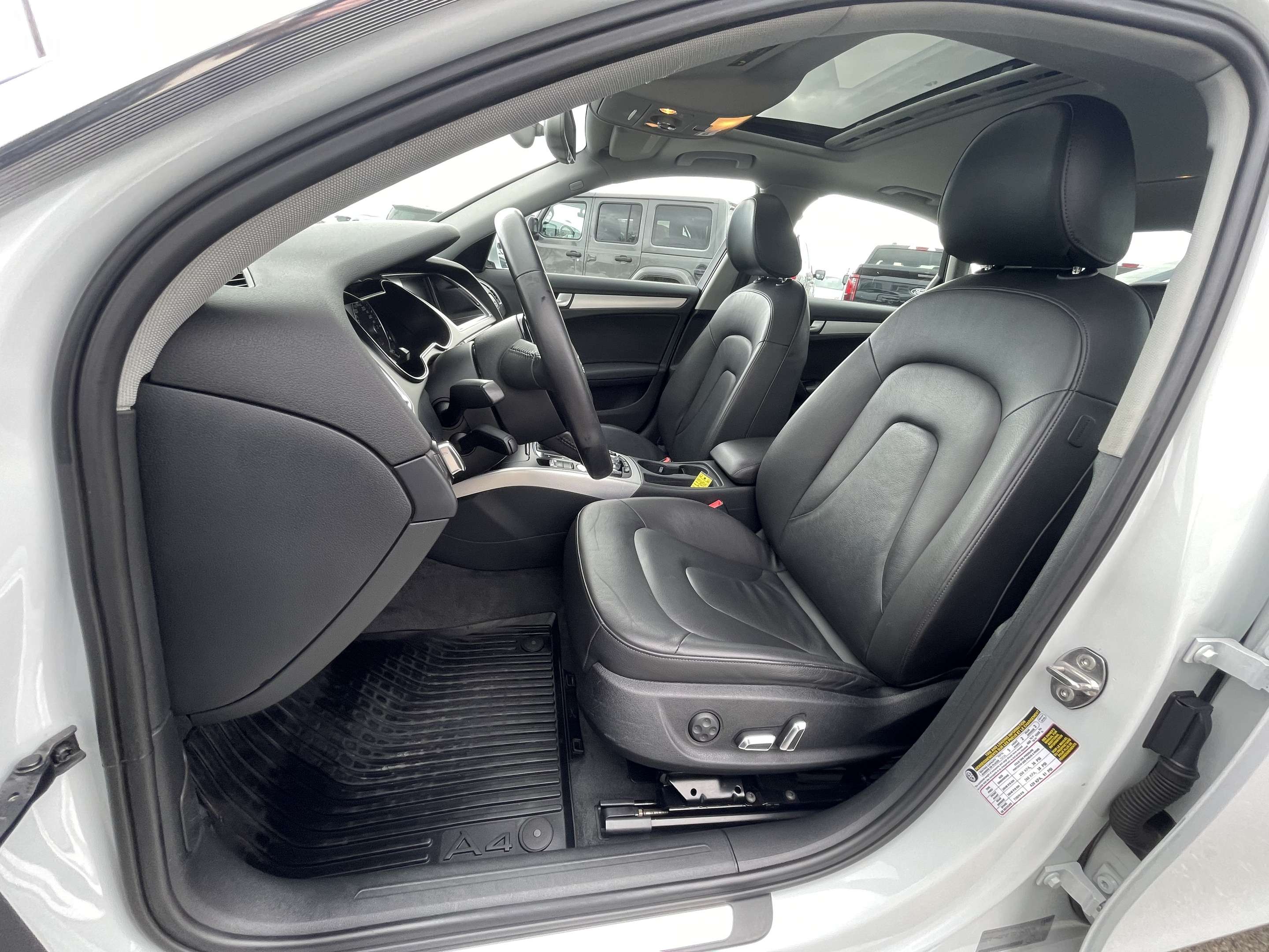 2014 Audi A4 Progressiv Quattro AWD/NAVIGATION/LEATHER/SUNROOF thumb 15