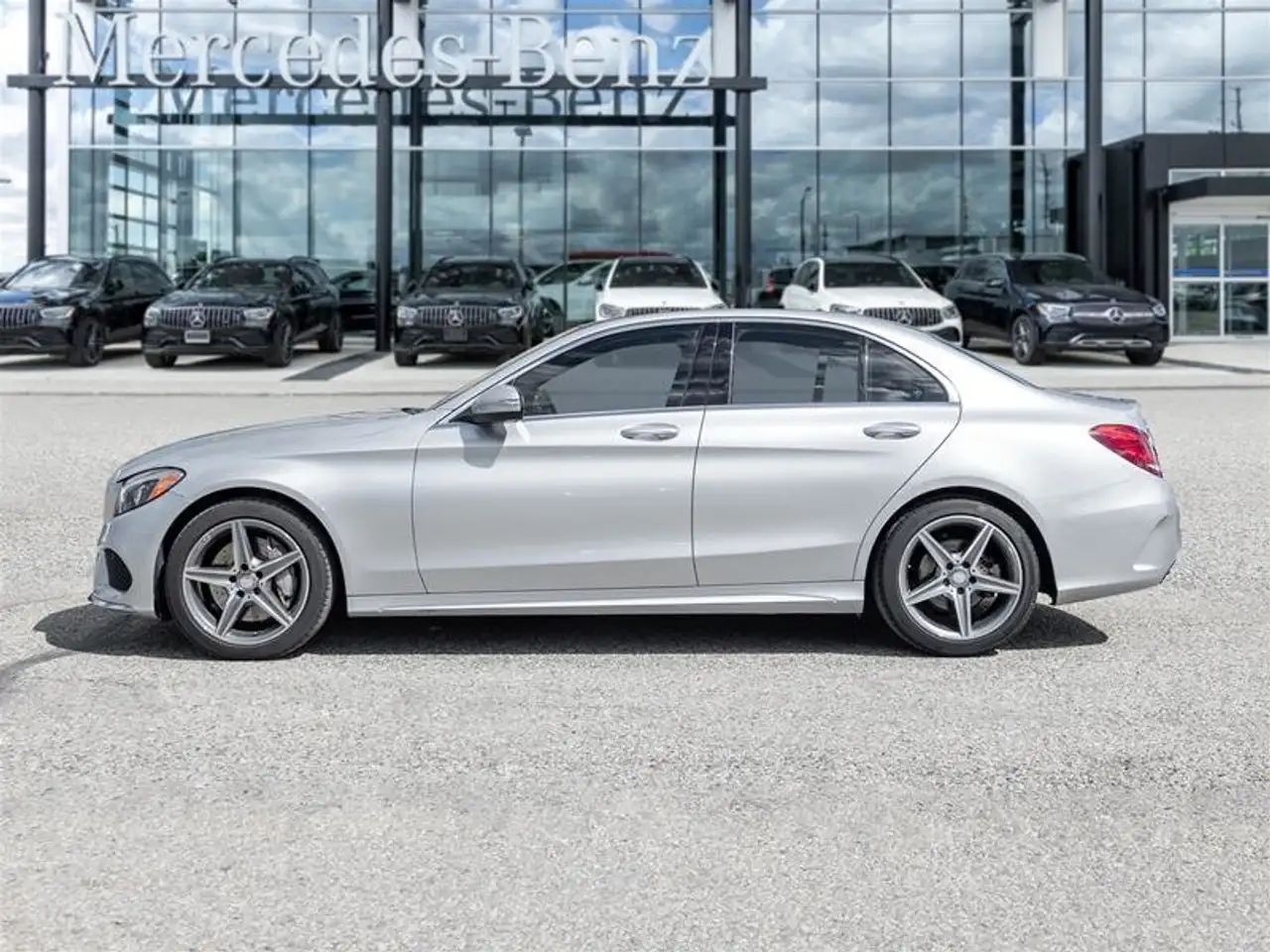 Mercedes-Benz C-Class снимка Mercedes-Benz C-Class