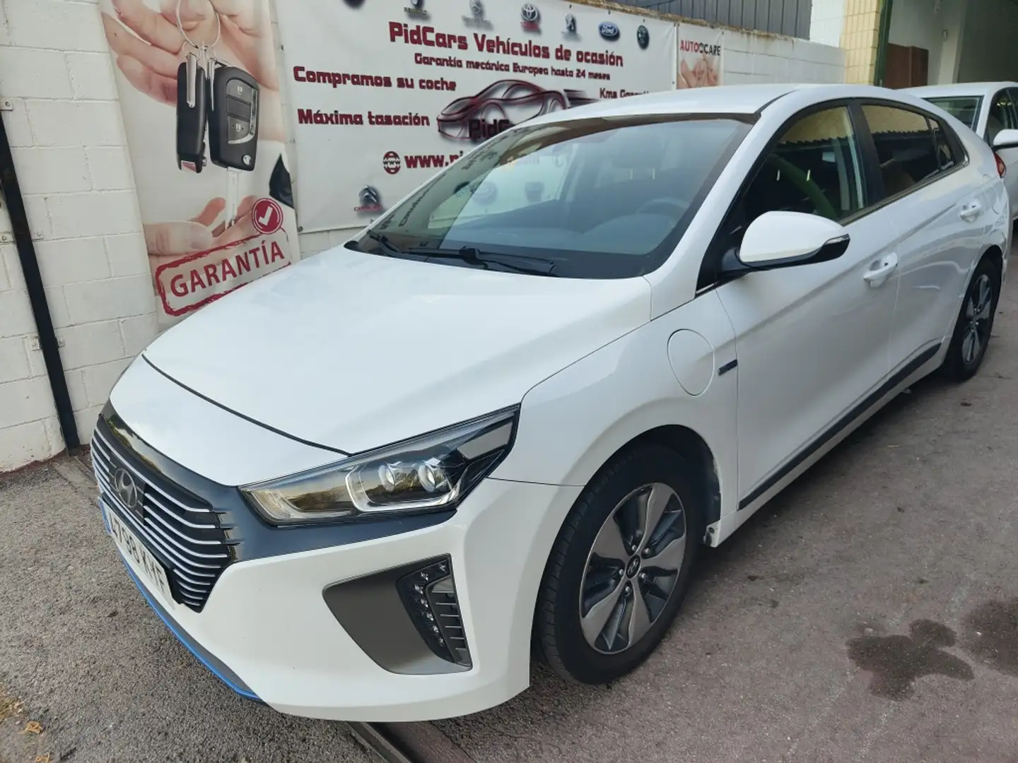 Hyundai IONIQ HEV 1.6 GDI Tecno Blanco - 1