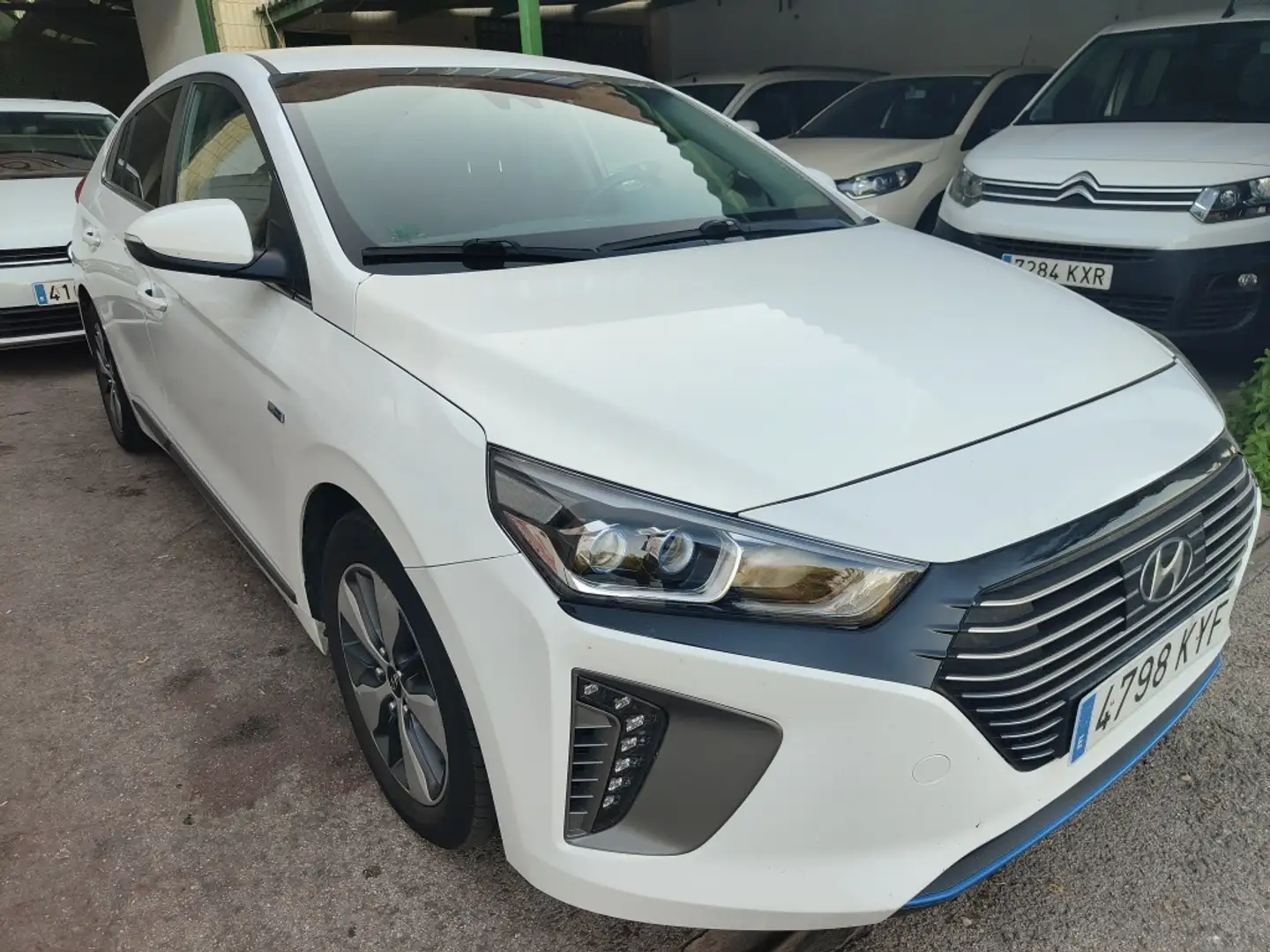 Hyundai IONIQ HEV 1.6 GDI Tecno Blanco - 2