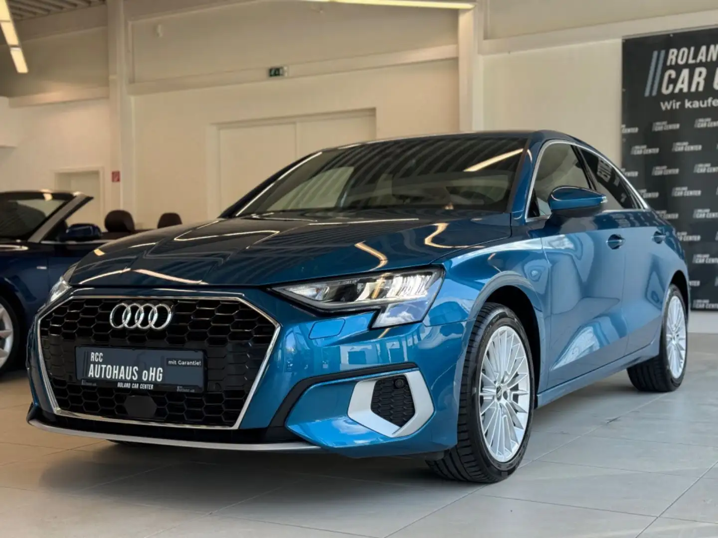 Audi A3 Limousine 35 TFSI advanced Ambi Automatik Bleu - 1