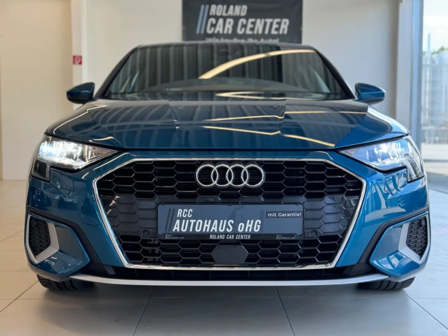 Audi A3 Limousine 35 TFSI advanced Ambi Automatik Bleu - 2