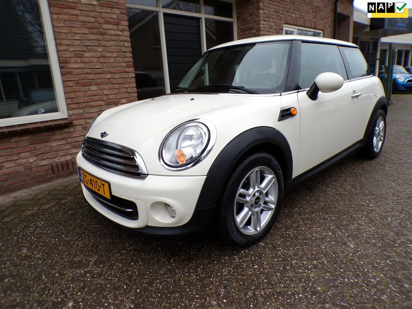 MINI Cooper Mini 1.6 Airco / Stoelverwarming Wit - 1