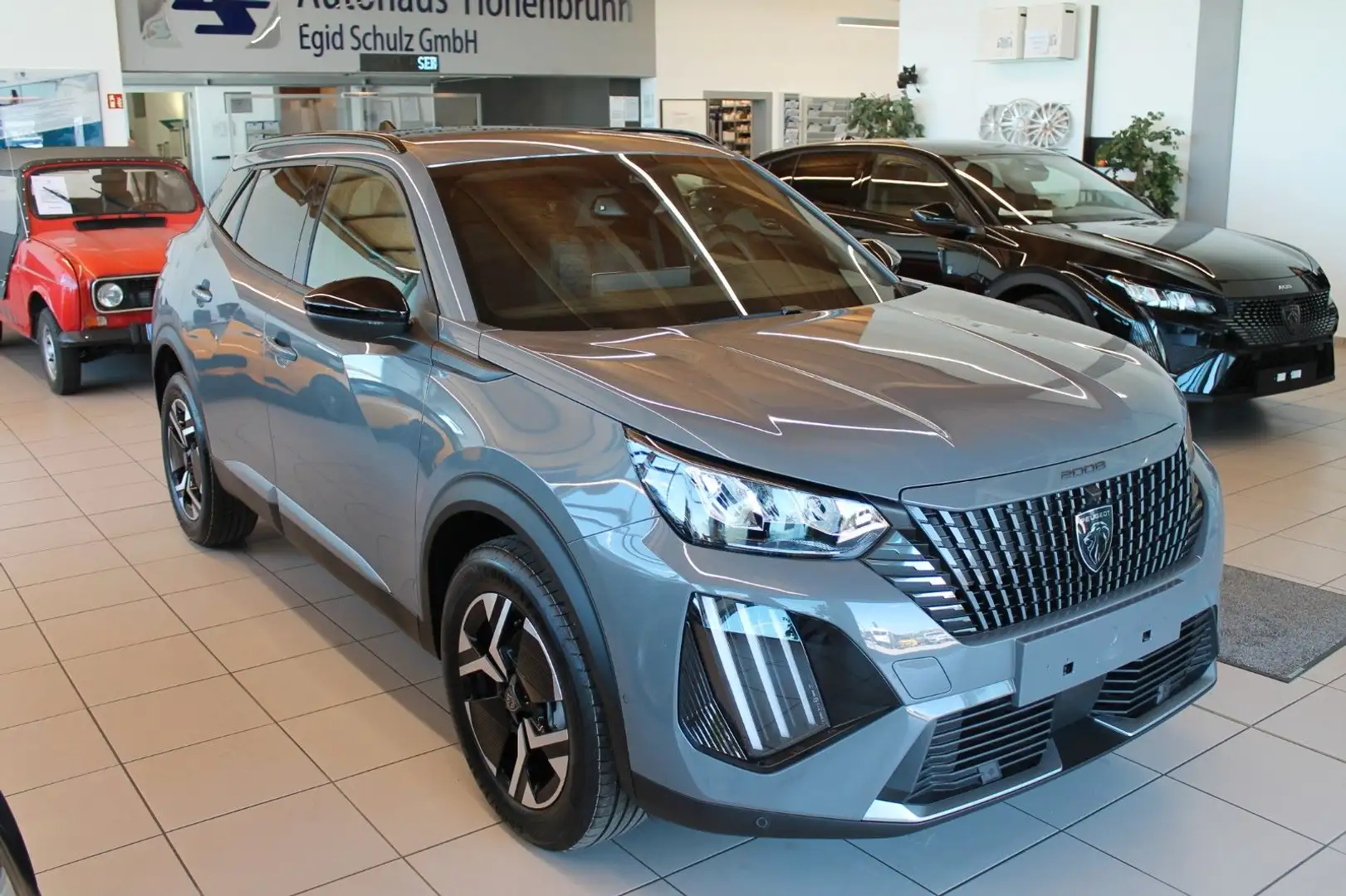 Peugeot 2008 Allure PureTech 100 Grau - 1