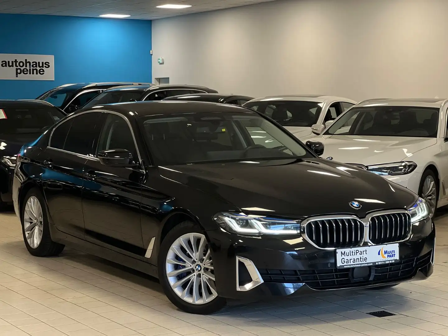 BMW 540 dxD/HUD/Laser/MassagStz/P&DrivAsProf/LuxL Schwarz - 1