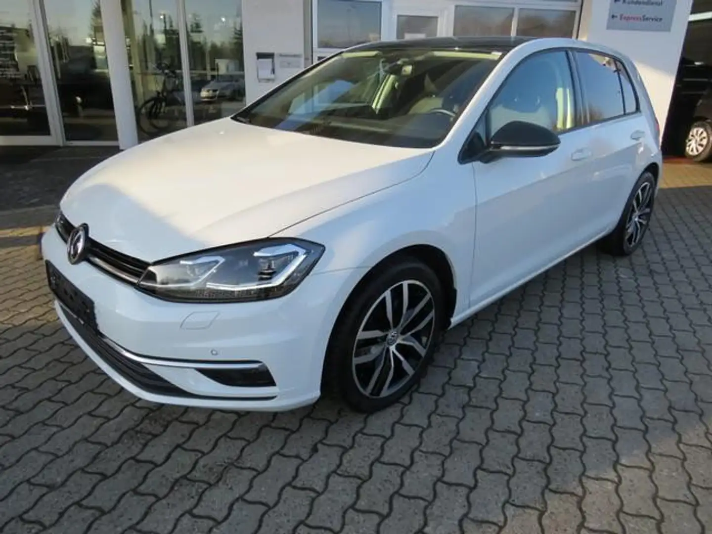 Volkswagen Golf VII 1,4 TSI BMT Highline LED,Pano,Standhzg, Weiß - 2