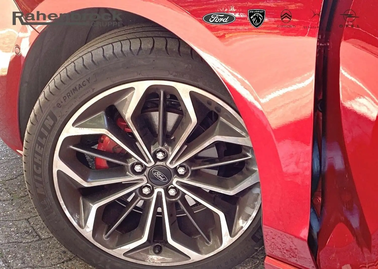 Ford Focus ST-Line X Turnier MHEV - AUTOMATIK Rood - 2
