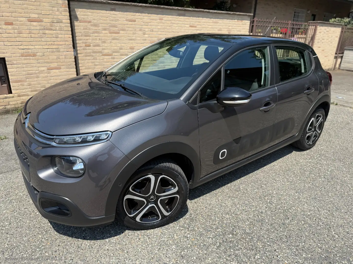 Citroen C3 PureTech 110 S&S Shine PREZZO REALE SENZA VINCOLI Grijs - 2