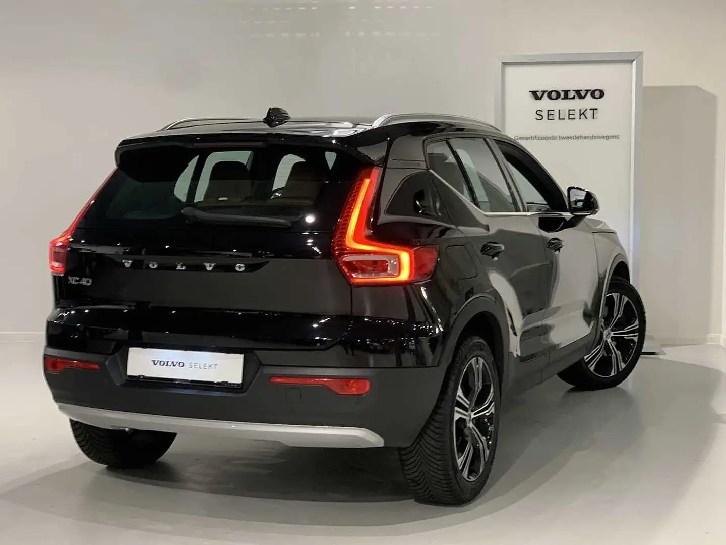 Volvo XC40 T4 Recharge Inscription Schwarz - 2