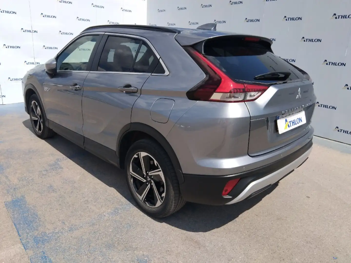 Mitsubishi Eclipse Cross PHEV Kaiteki 4WD Gris - 2
