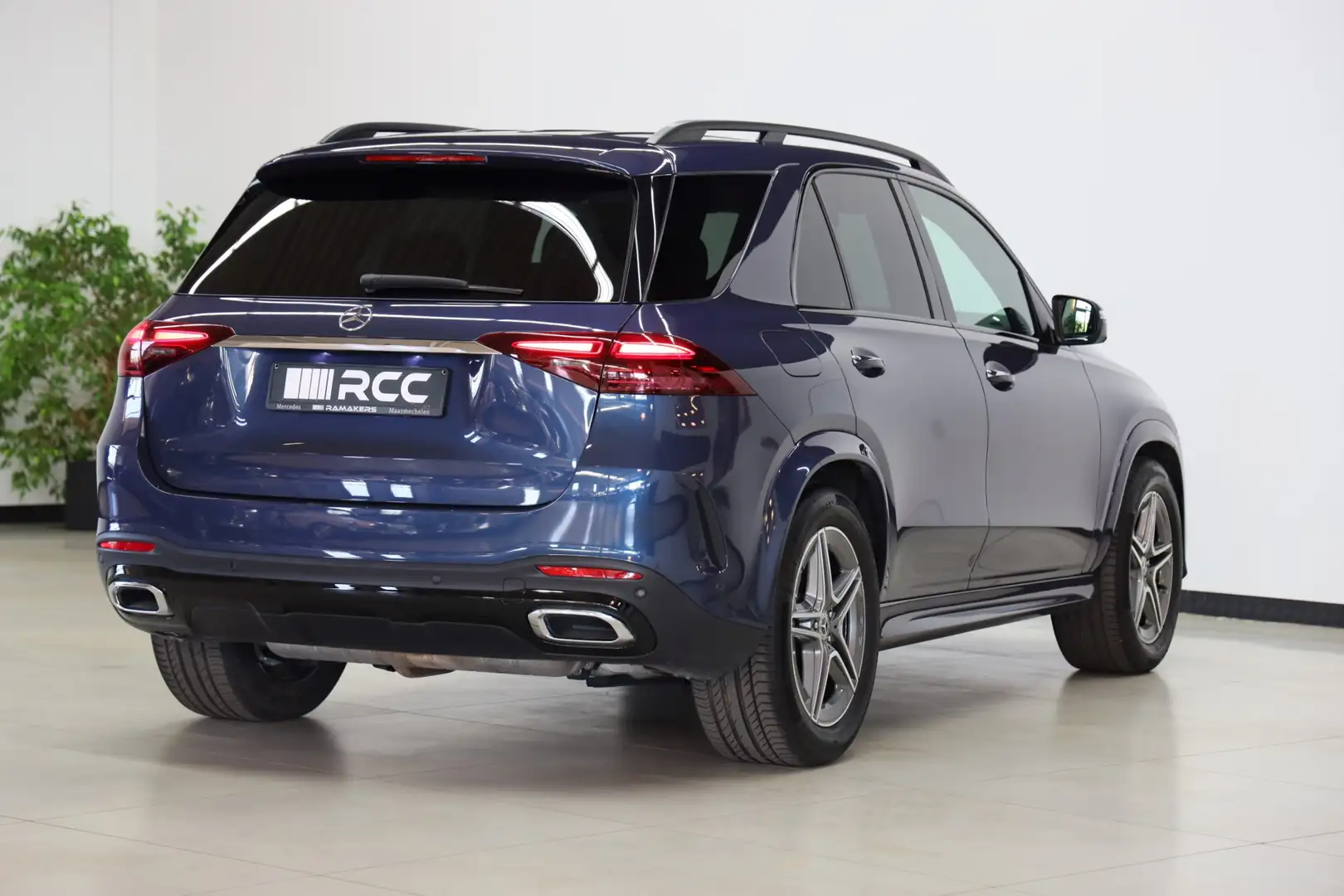 Mercedes-Benz GLE 400 e 4M AMG Line + Night | AIRMATIC Burmester 360°cam Blauw - 2
