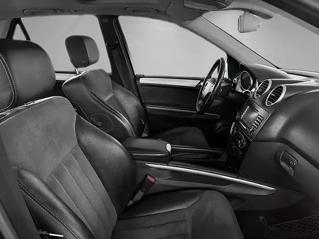 Mercedes-Benz M-Class view 8