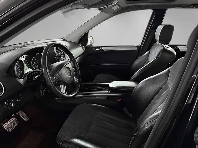 Mercedes-Benz M-Class view 7