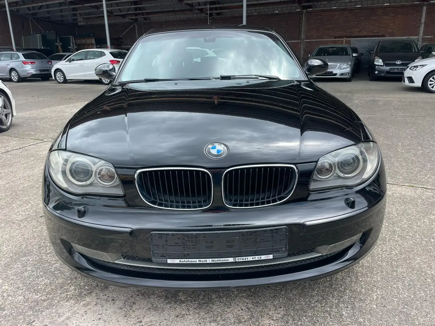 BMW 120 Baureihe 1 Lim. 120d/KLIMA/TEMPOMAT/PDC Schwarz - 2