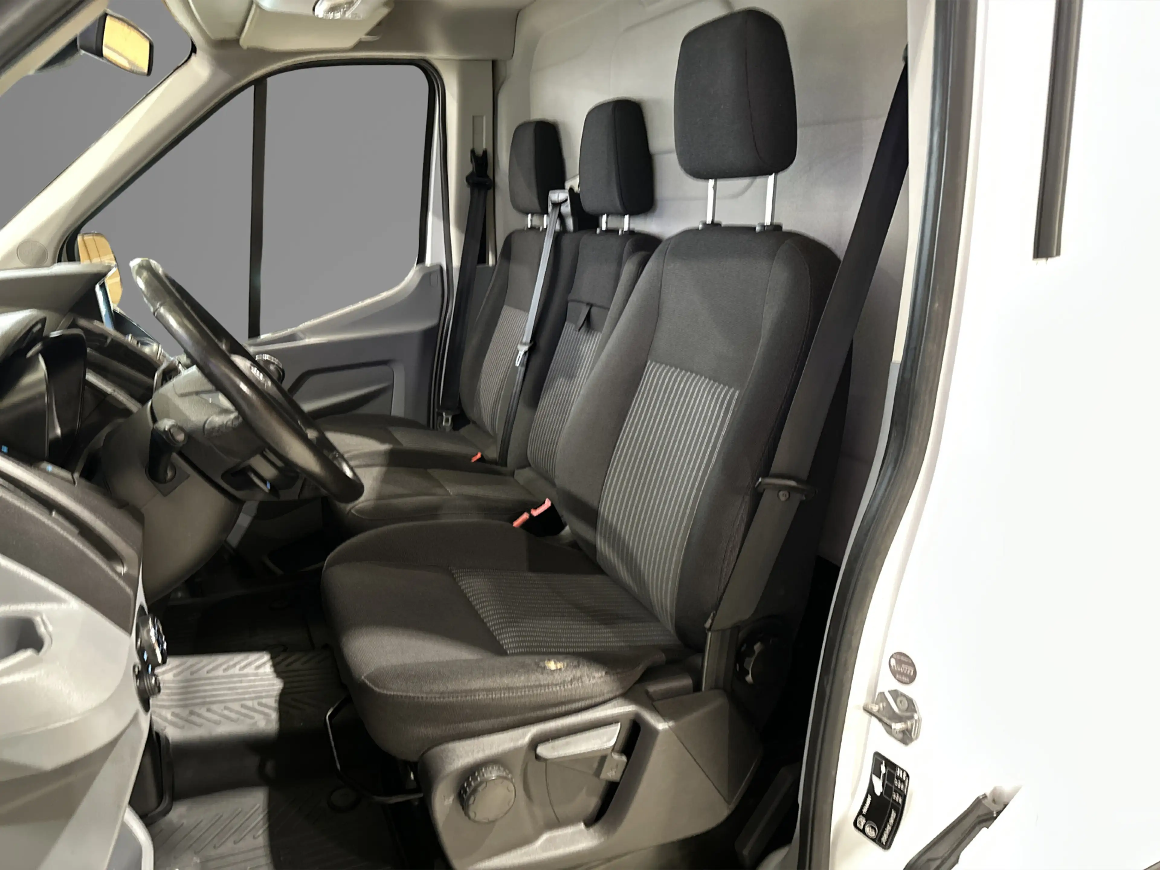 Ford Transit 310 2.0 TDCI L2H2 Trend Euro 6 / Distributie vv 17 — photo 32