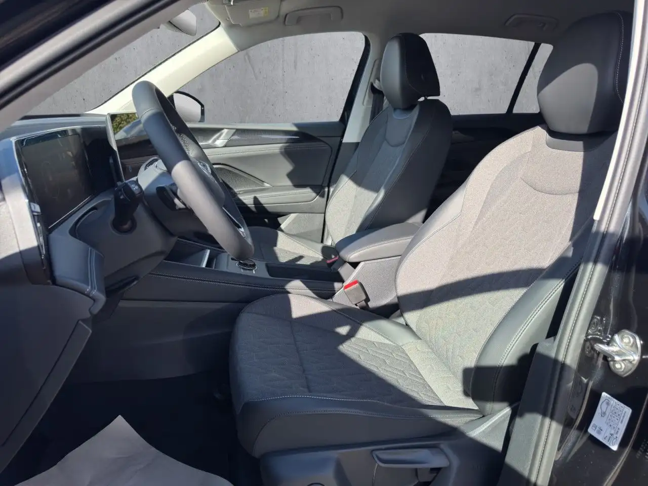 Volkswagen Tiguan Life 1.5 eTSI IQ-Light Bluetooth Navi LED 5