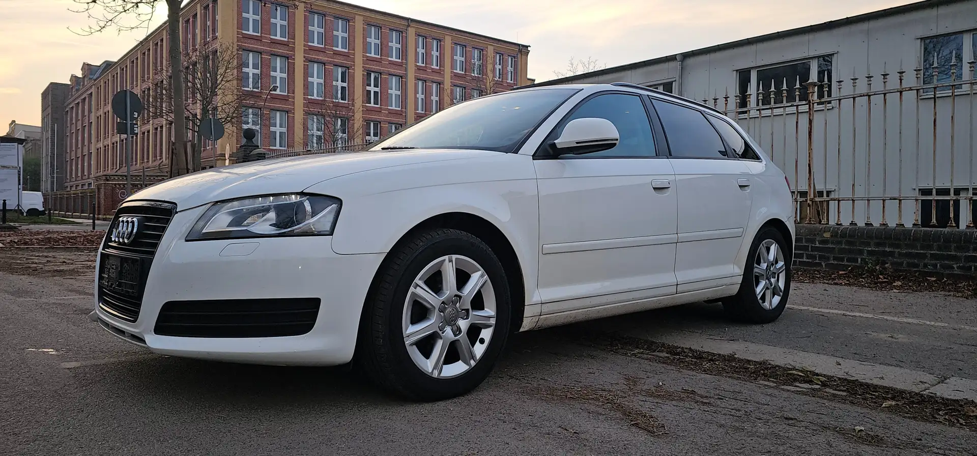 Audi A3 1.4 TFSI Sportback*Euro 5* 6 G*Tüv.10.2025* Bianco - 1