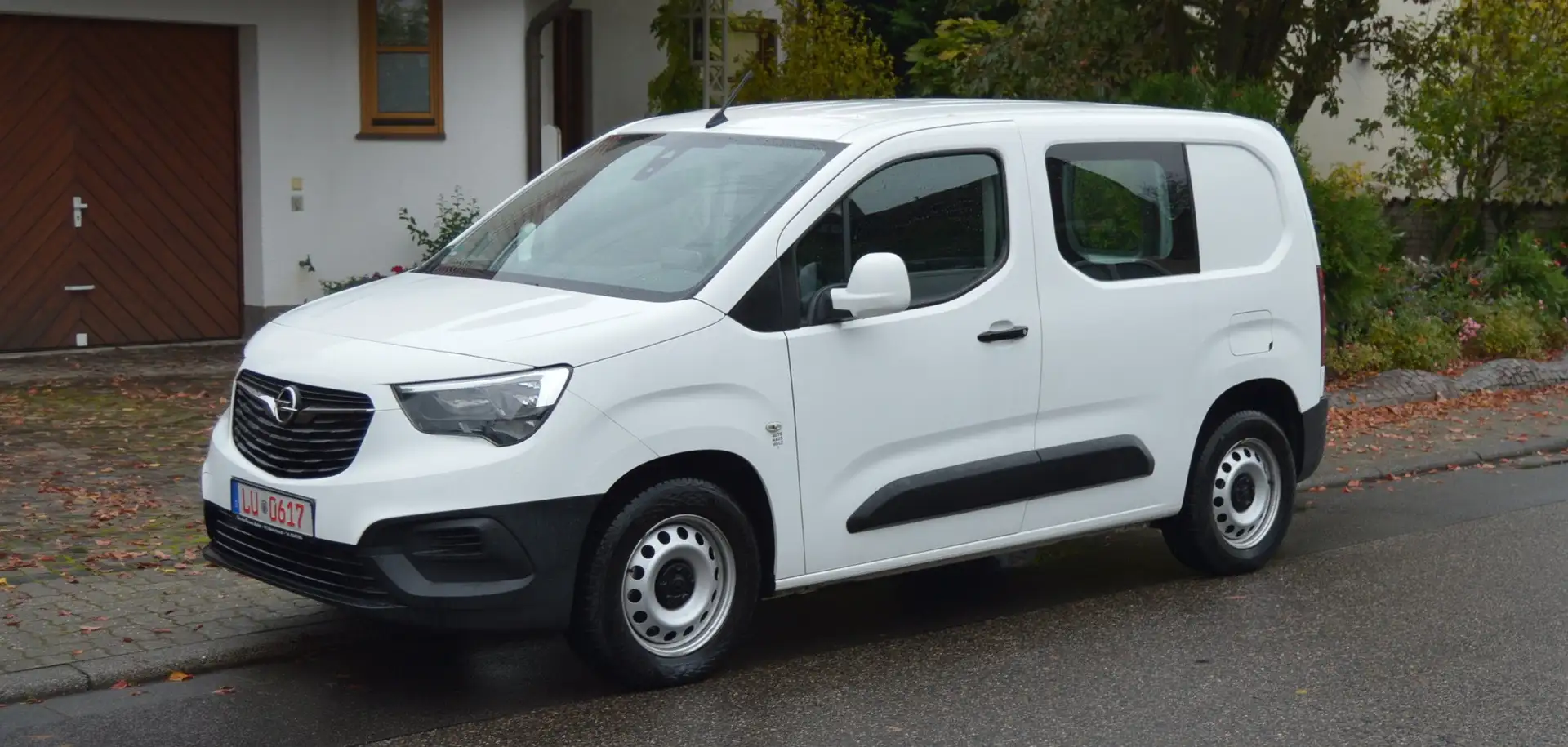 Opel Combo Weiß - 1