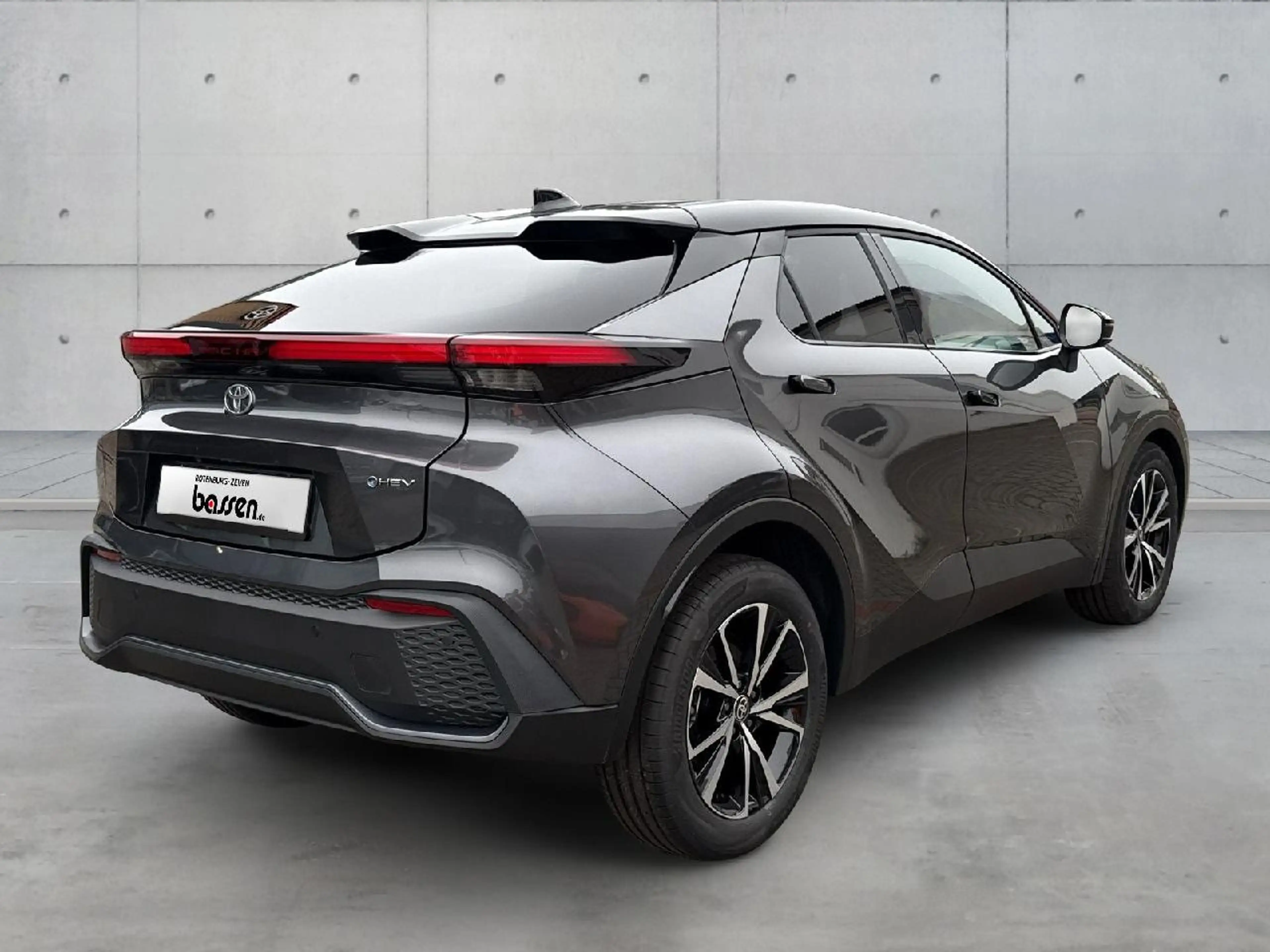 Toyota C-HR Hybrid FWD Teamplayer — photo 3