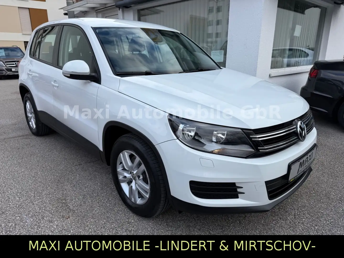 Volkswagen Tiguan Trend & Fun BMT-AUT-1HAND-NAV-ALU-PDC-SHZ Blanc - 1