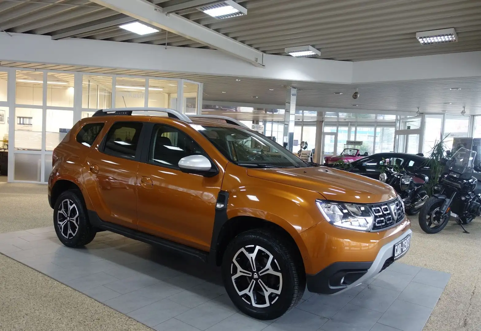 Dacia Duster II Edition PLUS; KLIMAAUT/ KAM/ SHZ/ LMF Orange - 1
