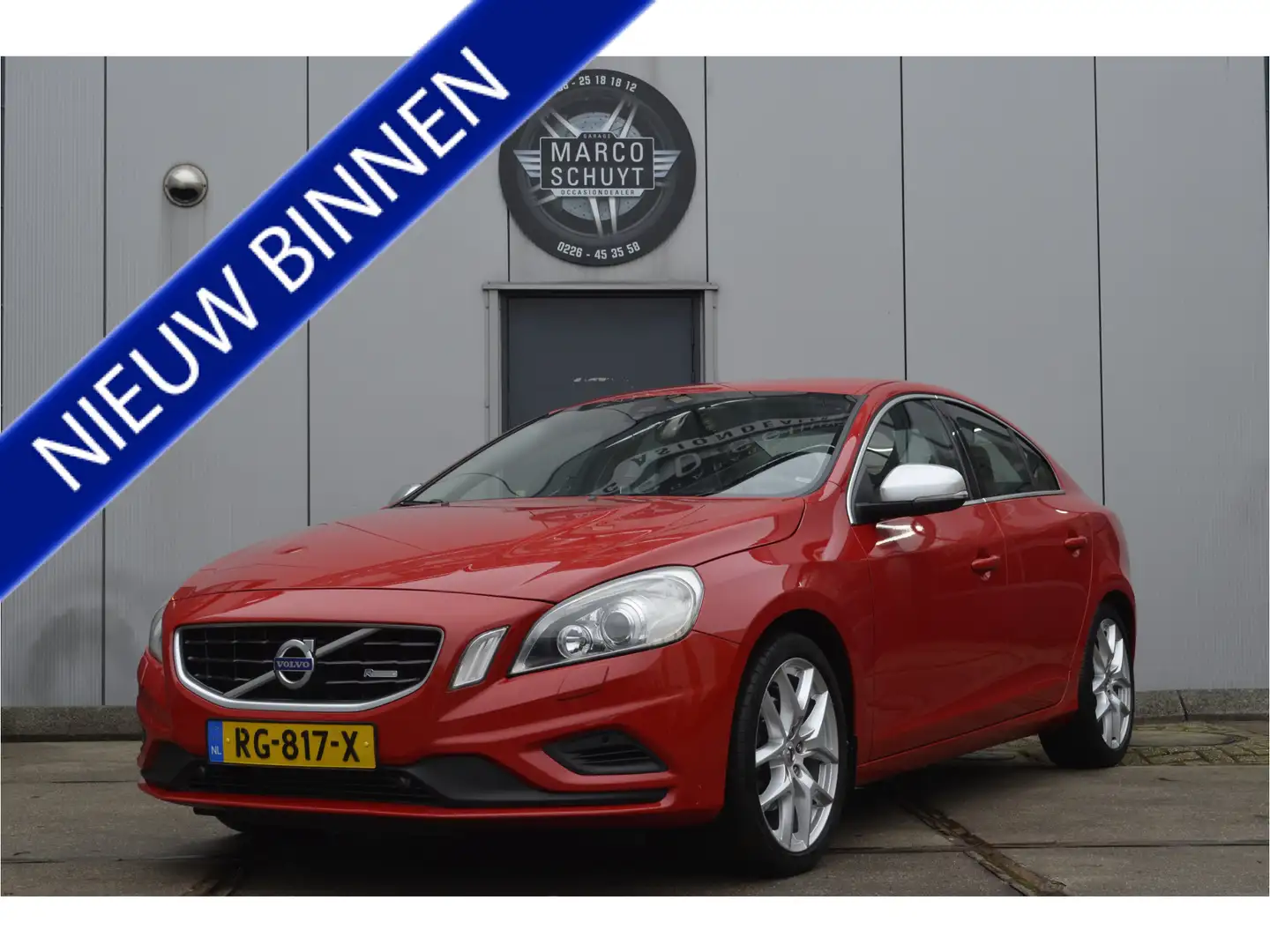 Volvo S60 1.6 T4F Summum Červená - 1