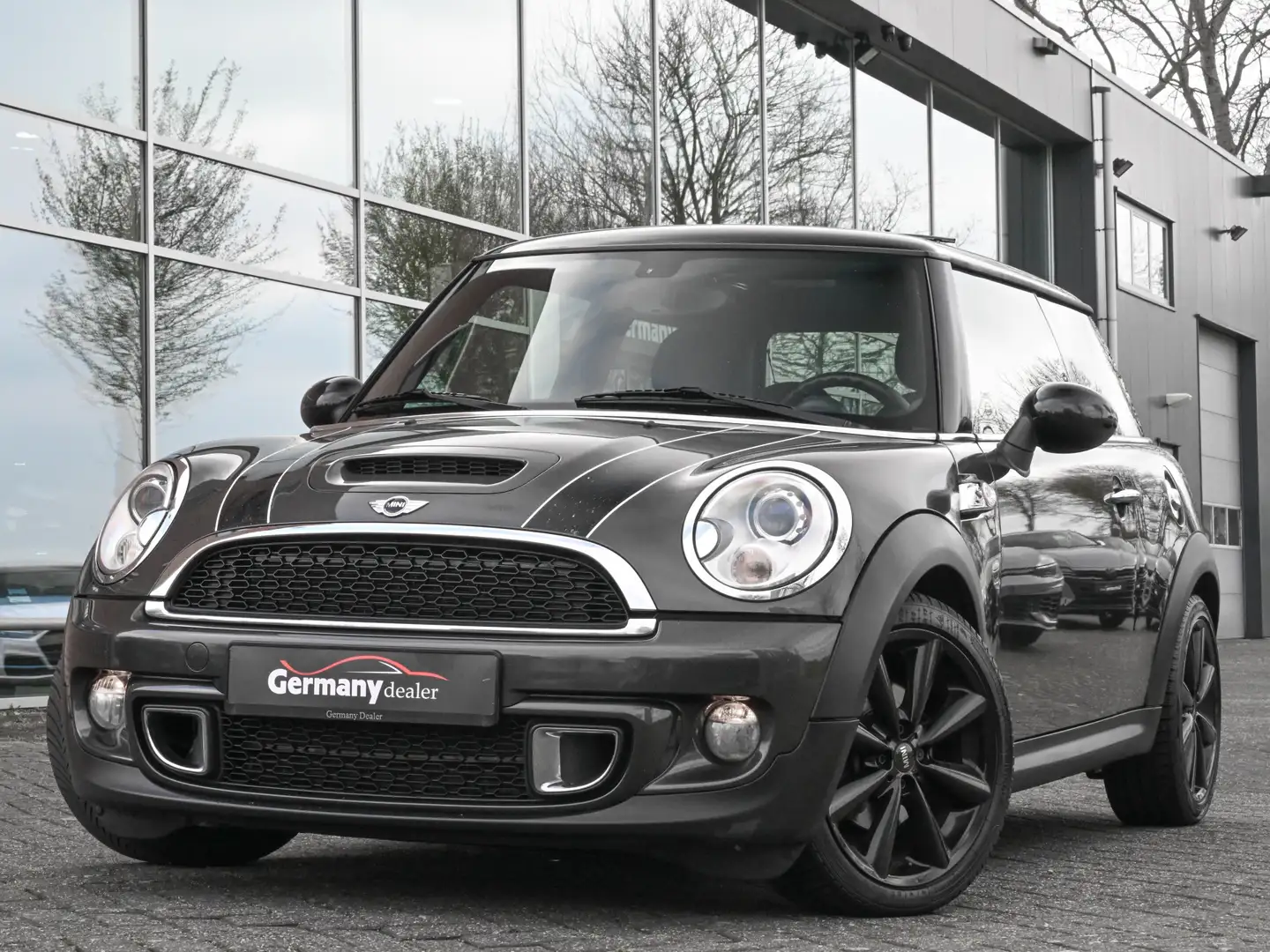 MINI Cooper SD Mini 2.0 143pk 10 Years II Pano Xenon Zetels Harma Gris - 1
